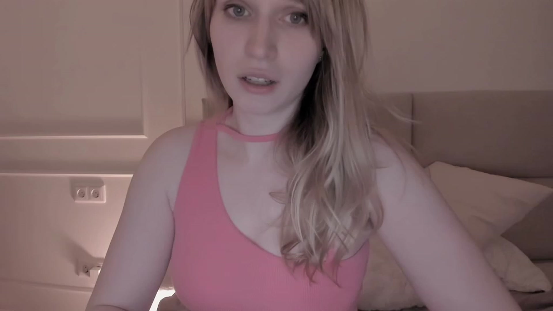 Gallery image thumbnail from Speculoos_'s myfreecams stream on, 03/28/2023, 20:47 image 12 of 20