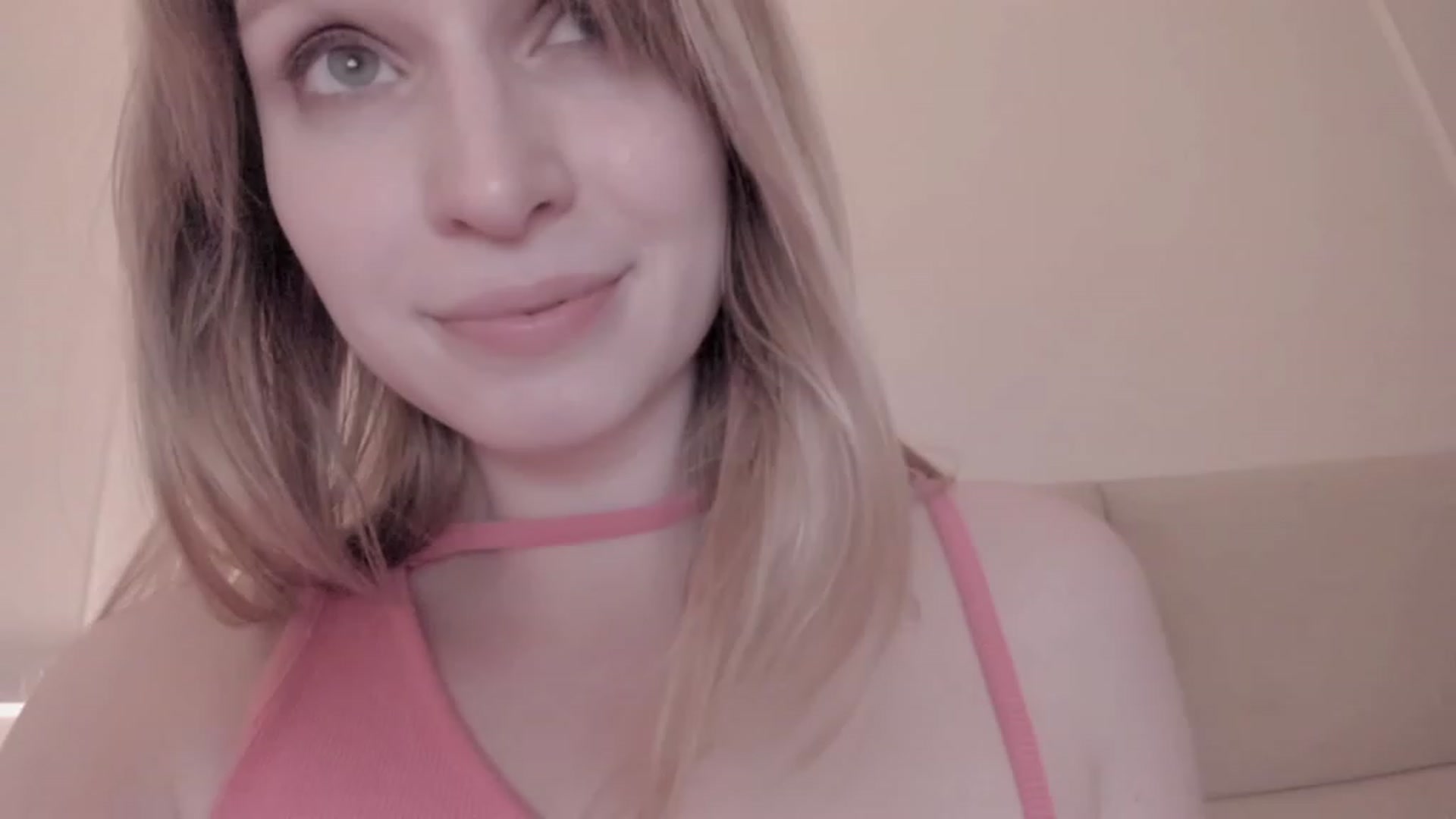 Gallery image thumbnail from Speculoos_'s myfreecams stream on, 03/28/2023, 20:47 image 16 of 20