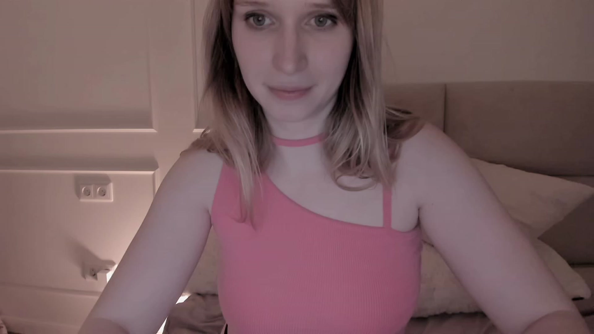 Gallery image thumbnail from Speculoos_'s myfreecams stream on, 03/28/2023, 20:47 image 13 of 20