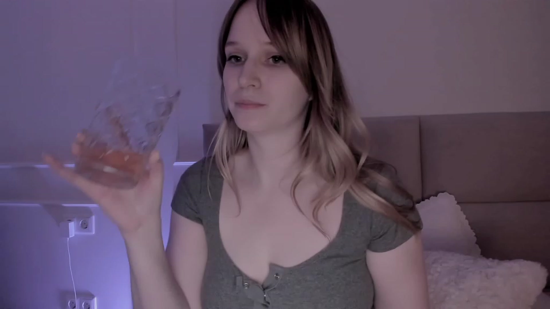 Gallery image thumbnail from Speculoos_'s myfreecams stream on, 04/21/2023, 20:55 image 11 of 20