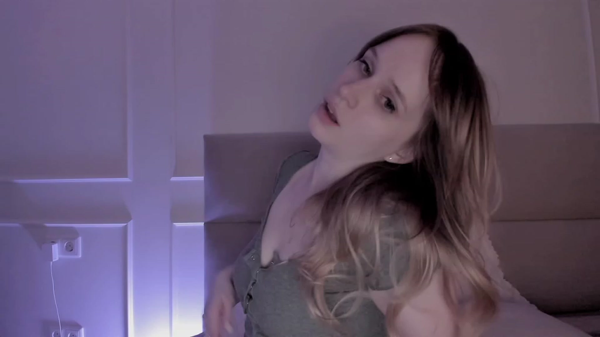Gallery image thumbnail from Speculoos_'s myfreecams stream on, 04/21/2023, 20:55 image 14 of 20
