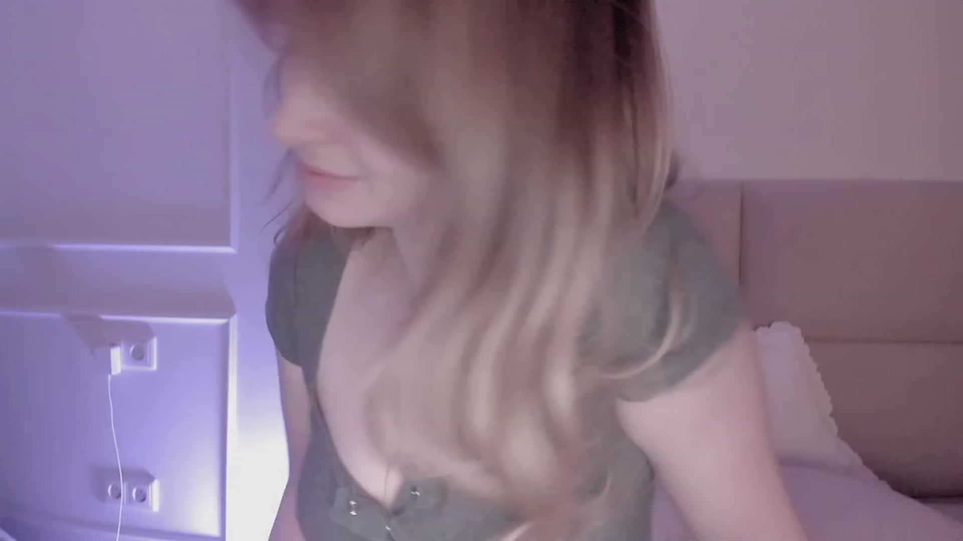 Gallery image thumbnail from Speculoos_'s myfreecams stream on, 04/21/2023, 20:55 image 18 of 20