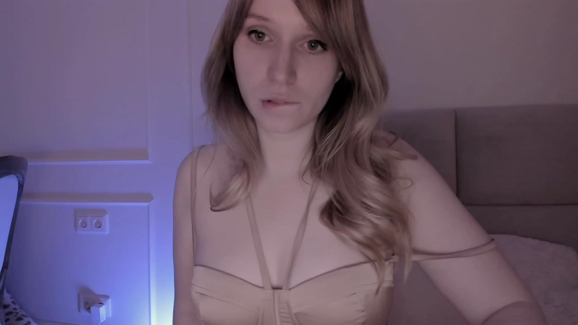Gallery image thumbnail from Speculoos_'s myfreecams stream on, 04/24/2023, 20:54 image 5 of 20