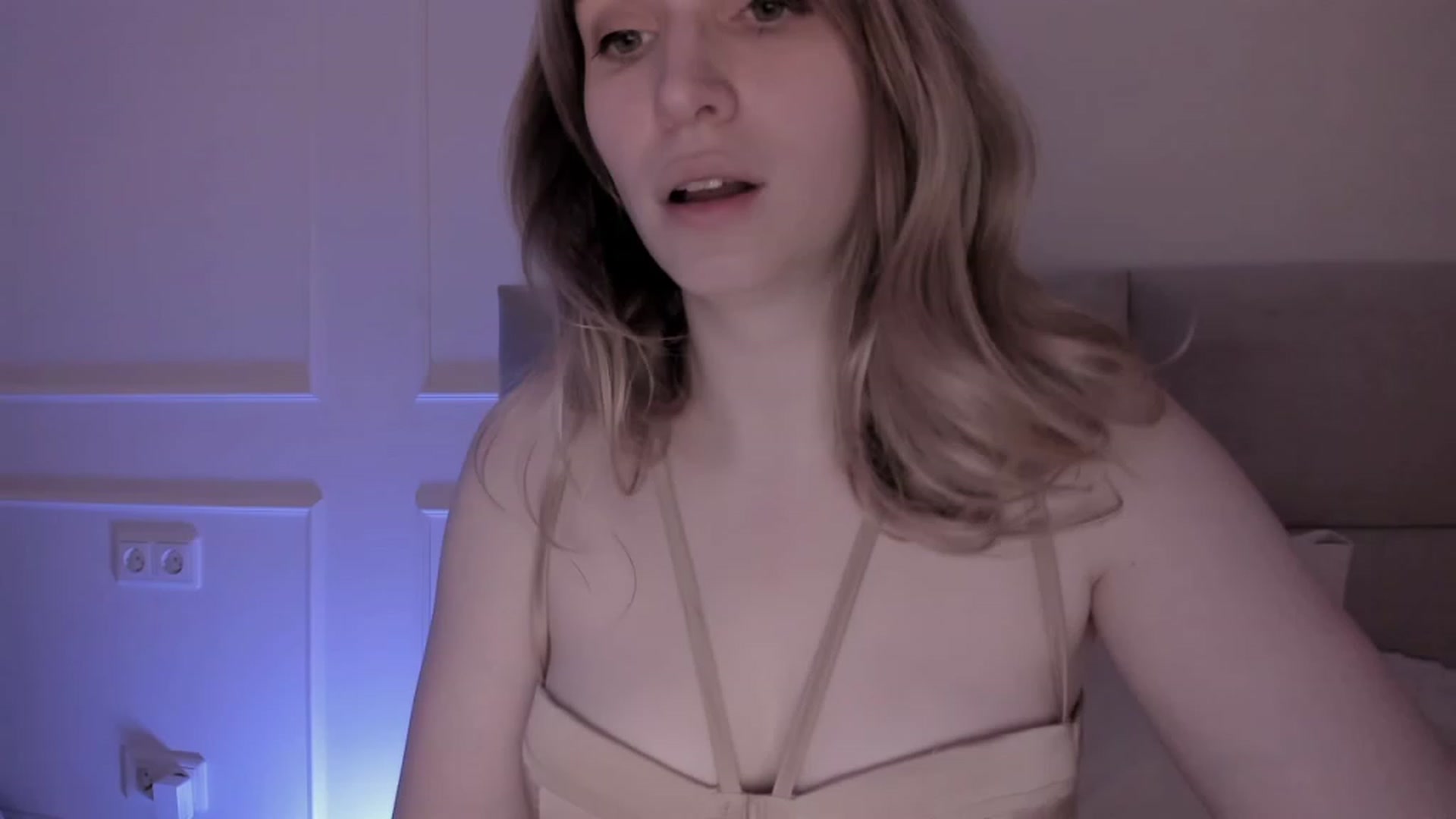 Gallery image thumbnail from Speculoos_'s myfreecams stream on, 04/24/2023, 20:54 image 13 of 20