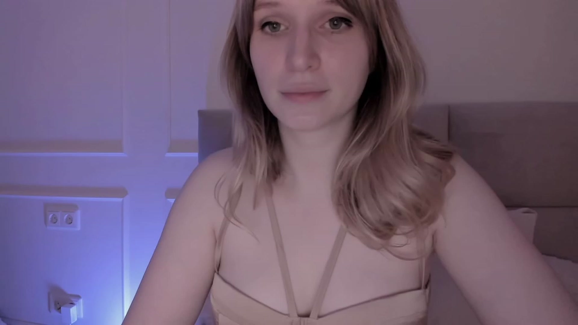 Gallery image thumbnail from Speculoos_'s myfreecams stream on, 04/24/2023, 20:54 image 14 of 20