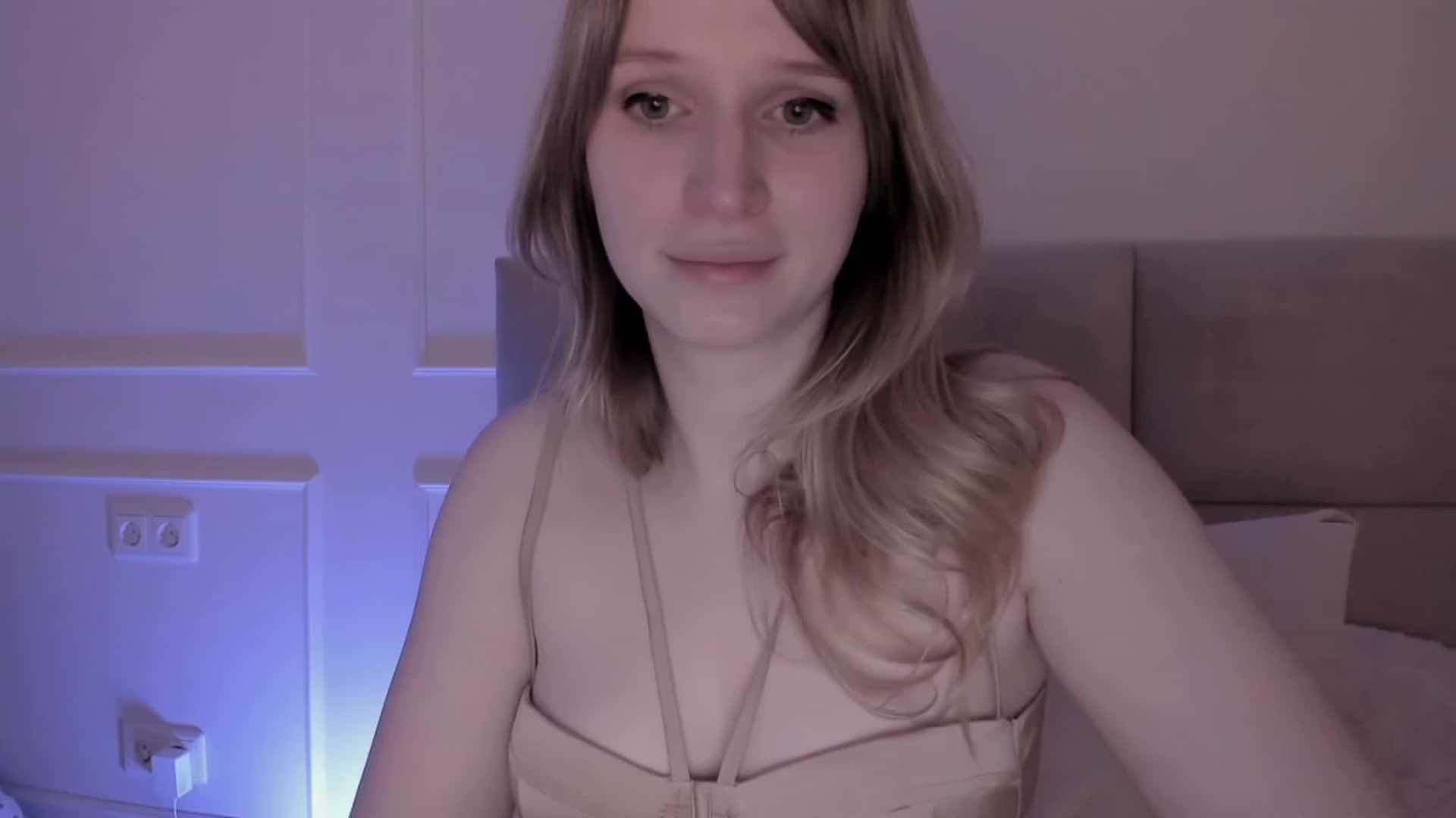 Gallery image thumbnail from Speculoos_'s myfreecams stream on, 04/24/2023, 20:54 image 19 of 20