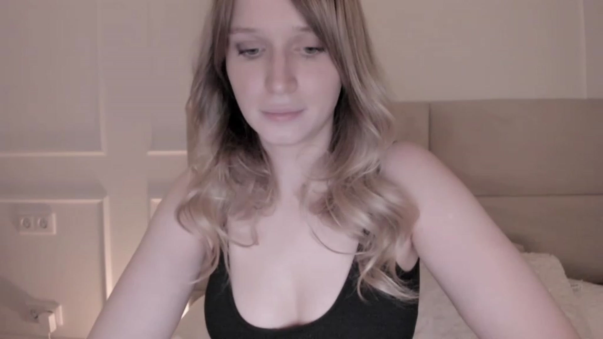 Gallery image thumbnail from Speculoos_'s myfreecams stream on, 05/02/2023, 20:14 image 4 of 20