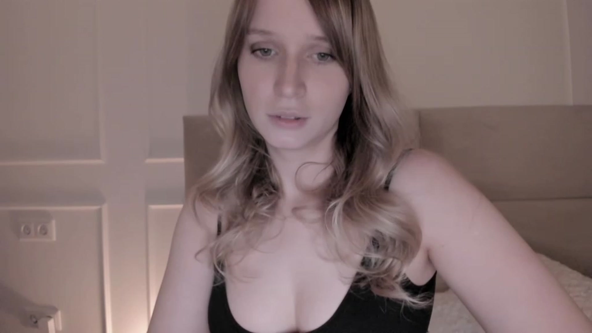 Gallery image thumbnail from Speculoos_'s myfreecams stream on, 05/02/2023, 20:14 image 17 of 20