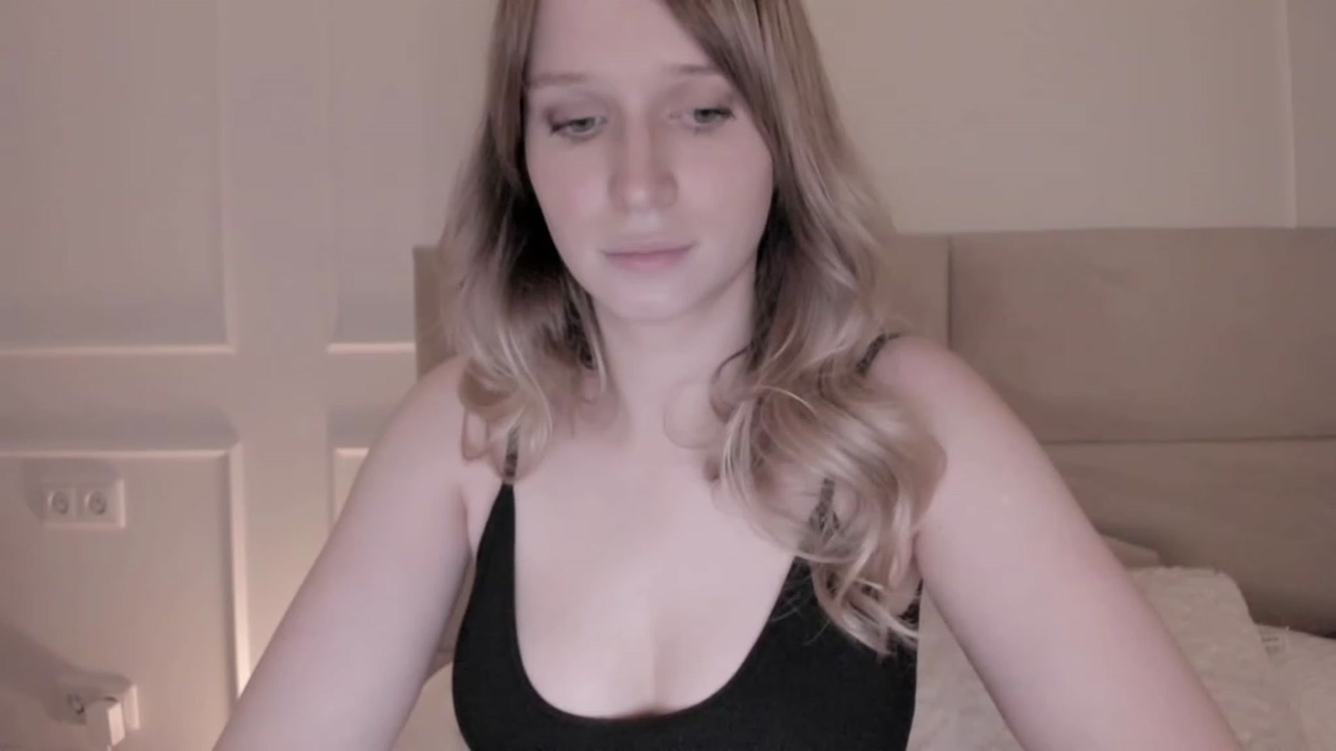 Gallery image thumbnail from Speculoos_'s myfreecams stream on, 05/02/2023, 20:14 image 5 of 20
