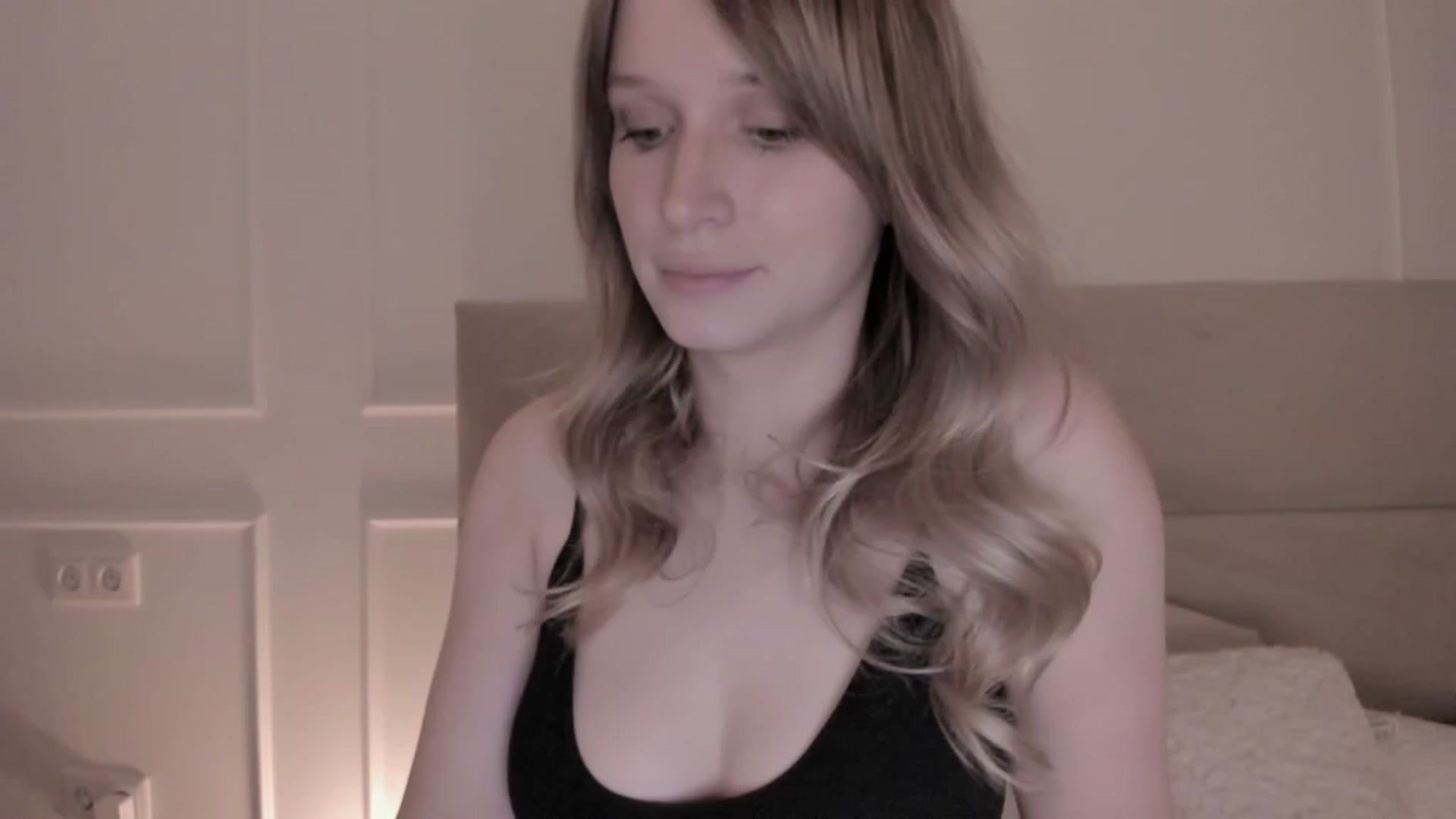 Gallery image thumbnail from Speculoos_'s myfreecams stream on, 05/02/2023, 20:14 image 1 of 20