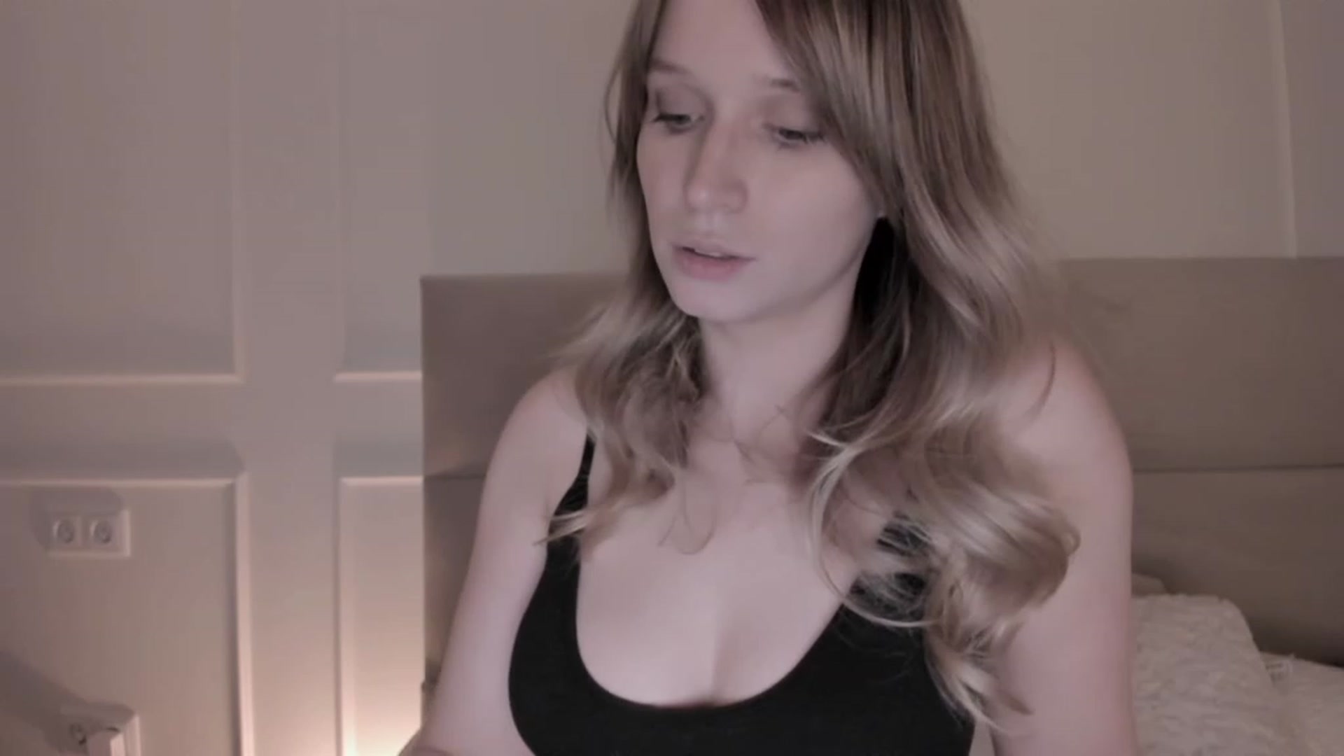 Gallery image thumbnail from Speculoos_'s myfreecams stream on, 05/02/2023, 20:14 image 2 of 20