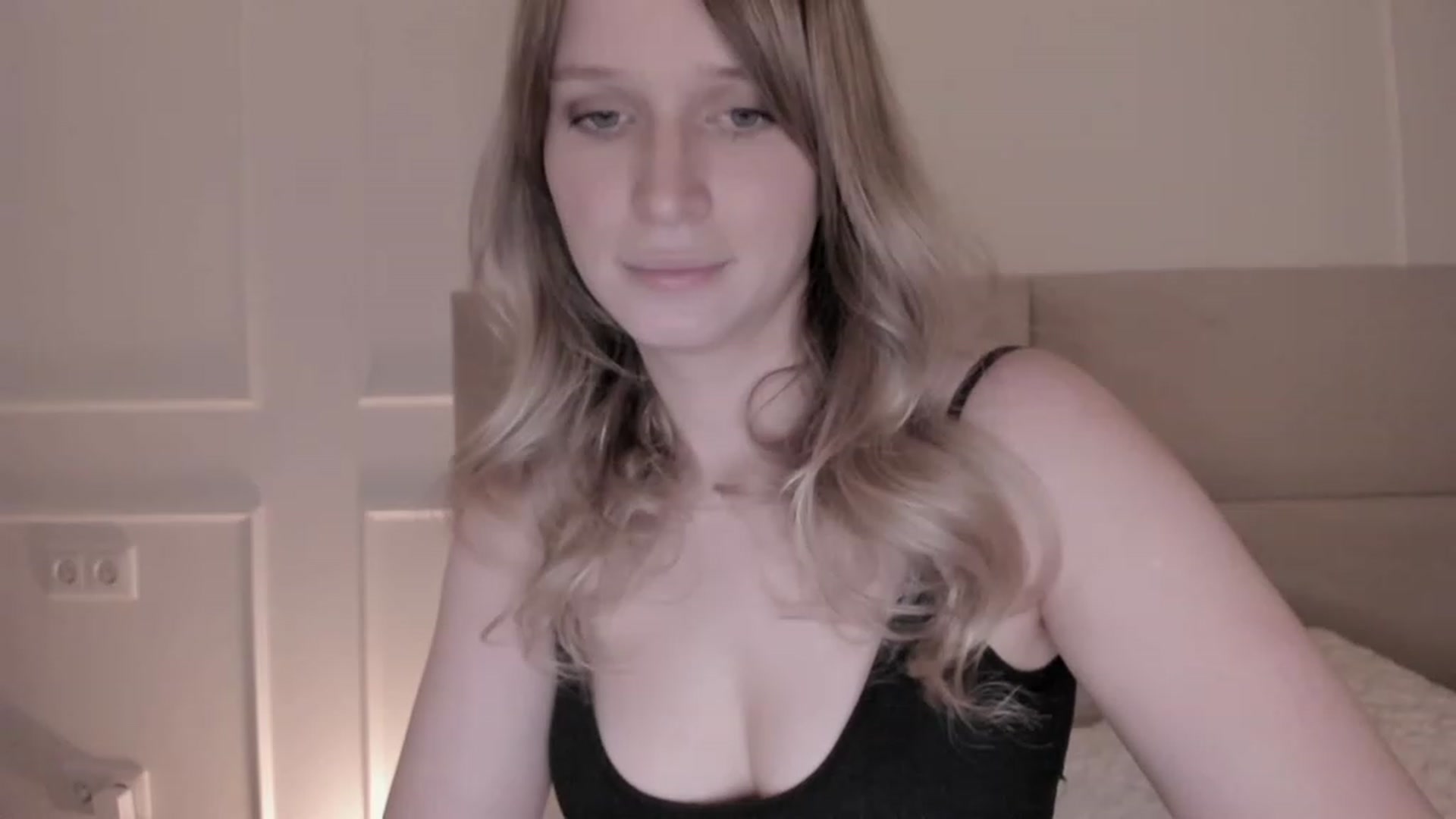 Gallery image thumbnail from Speculoos_'s myfreecams stream on, 05/02/2023, 20:14 image 14 of 20