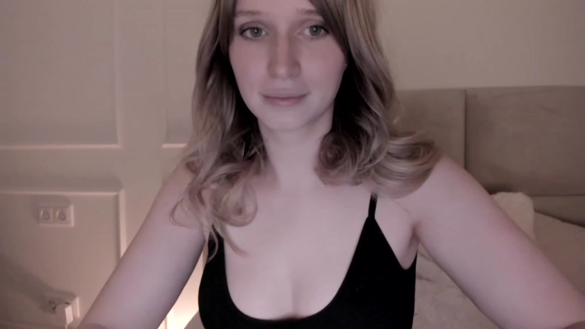 Gallery image thumbnail from Speculoos_'s myfreecams stream on, 05/02/2023, 21:01 image 9 of 20