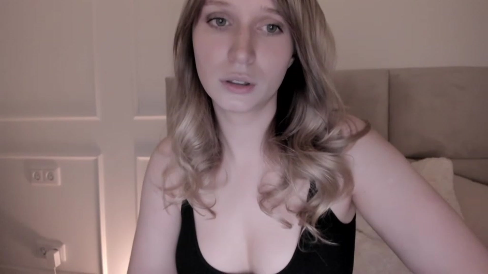 Gallery image thumbnail from Speculoos_'s myfreecams stream on, 05/02/2023, 21:01 image 20 of 20