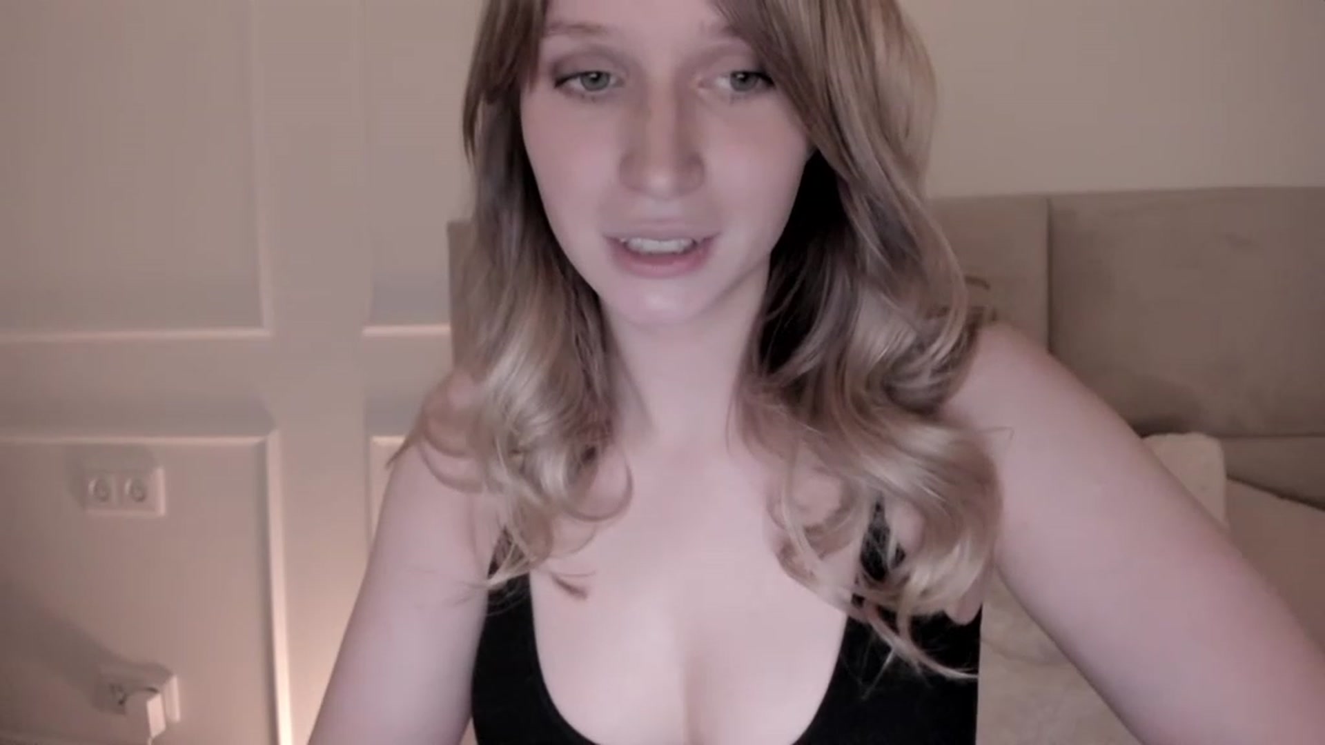 Gallery image thumbnail from Speculoos_'s myfreecams stream on, 05/02/2023, 21:01 image 19 of 20