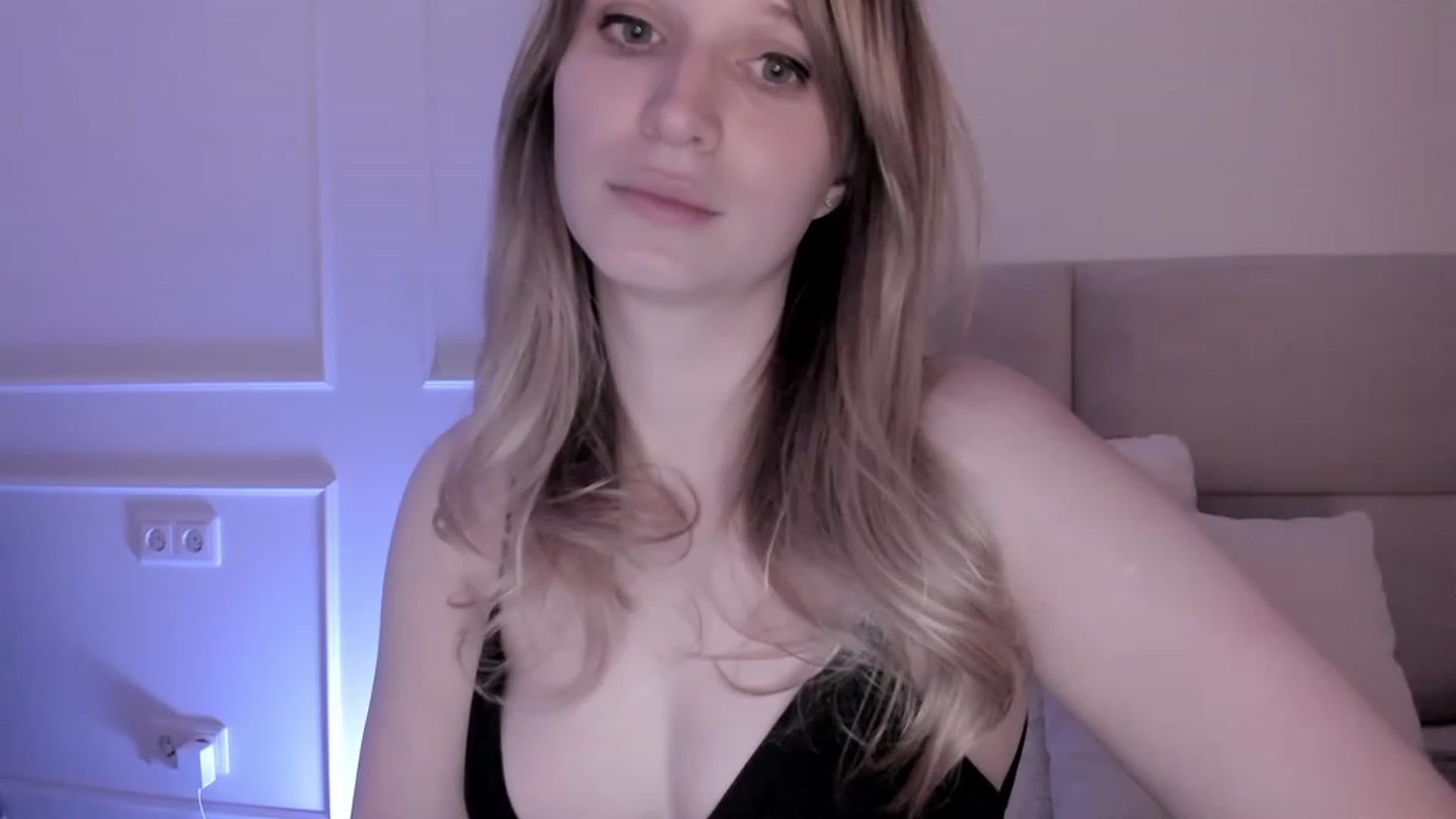 Gallery image thumbnail from Speculoos_'s myfreecams stream on, 05/08/2023, 20:35 image 14 of 20