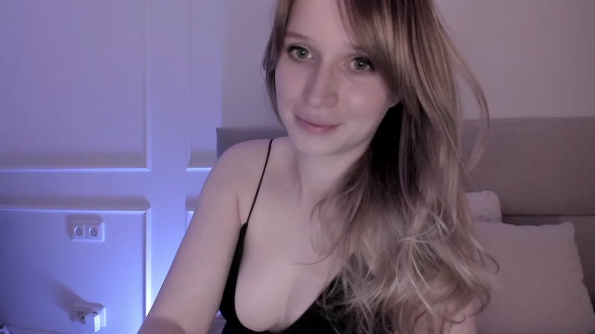Gallery image thumbnail from Speculoos_'s myfreecams stream on, 05/08/2023, 20:35 image 7 of 20