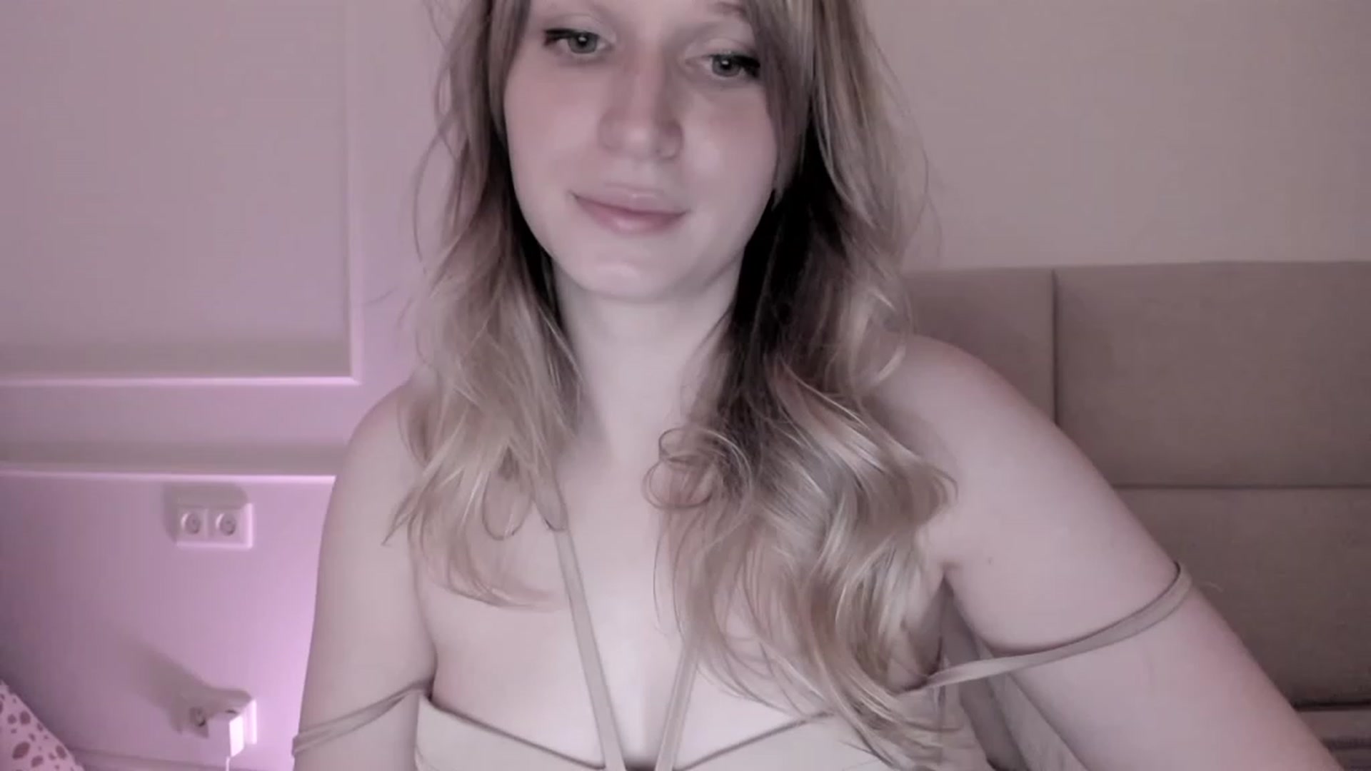 Gallery image thumbnail from Speculoos_'s myfreecams stream on, 05/10/2023, 19:50 image 3 of 20