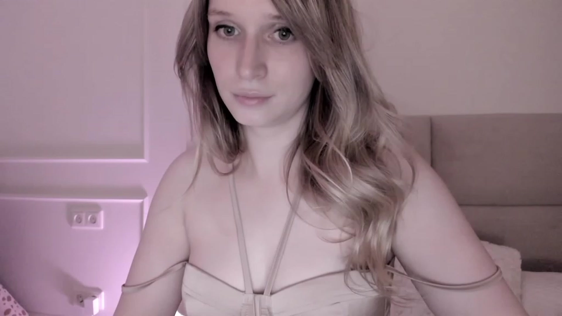 Gallery image thumbnail from Speculoos_'s myfreecams stream on, 05/10/2023, 19:50 image 17 of 20