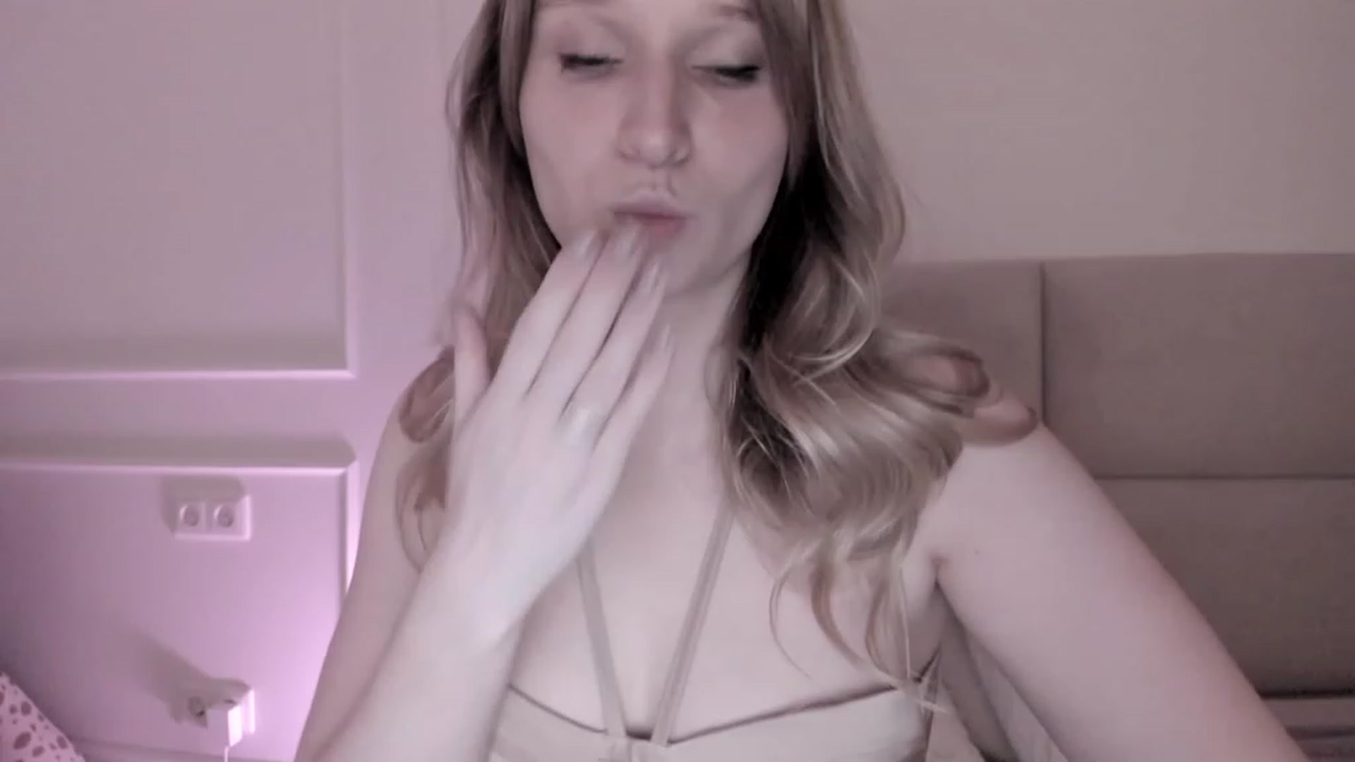 Gallery image thumbnail from Speculoos_'s myfreecams stream on, 05/10/2023, 19:50 image 1 of 20