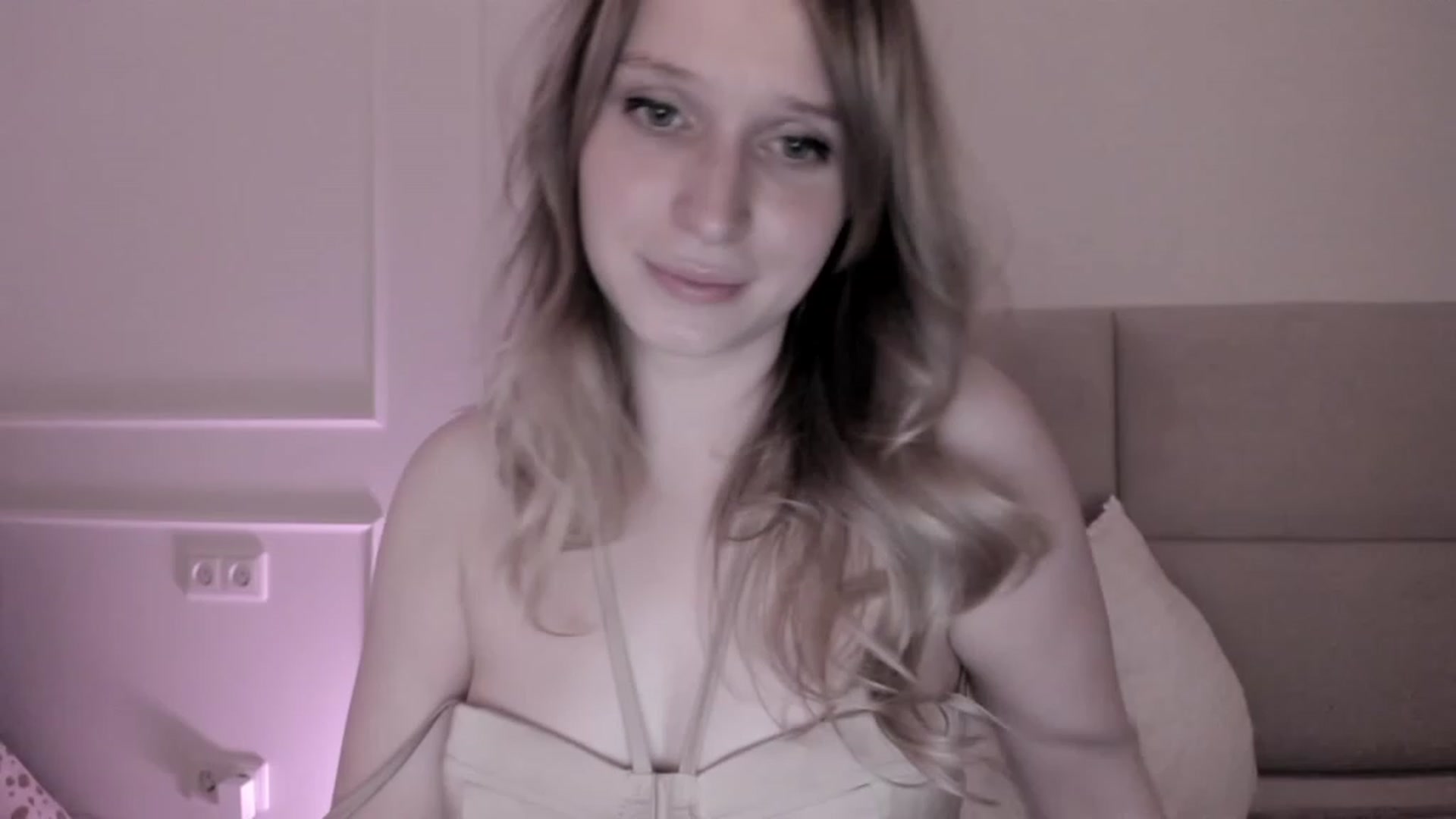 Gallery image thumbnail from Speculoos_'s myfreecams stream on, 05/10/2023, 19:50 image 4 of 20