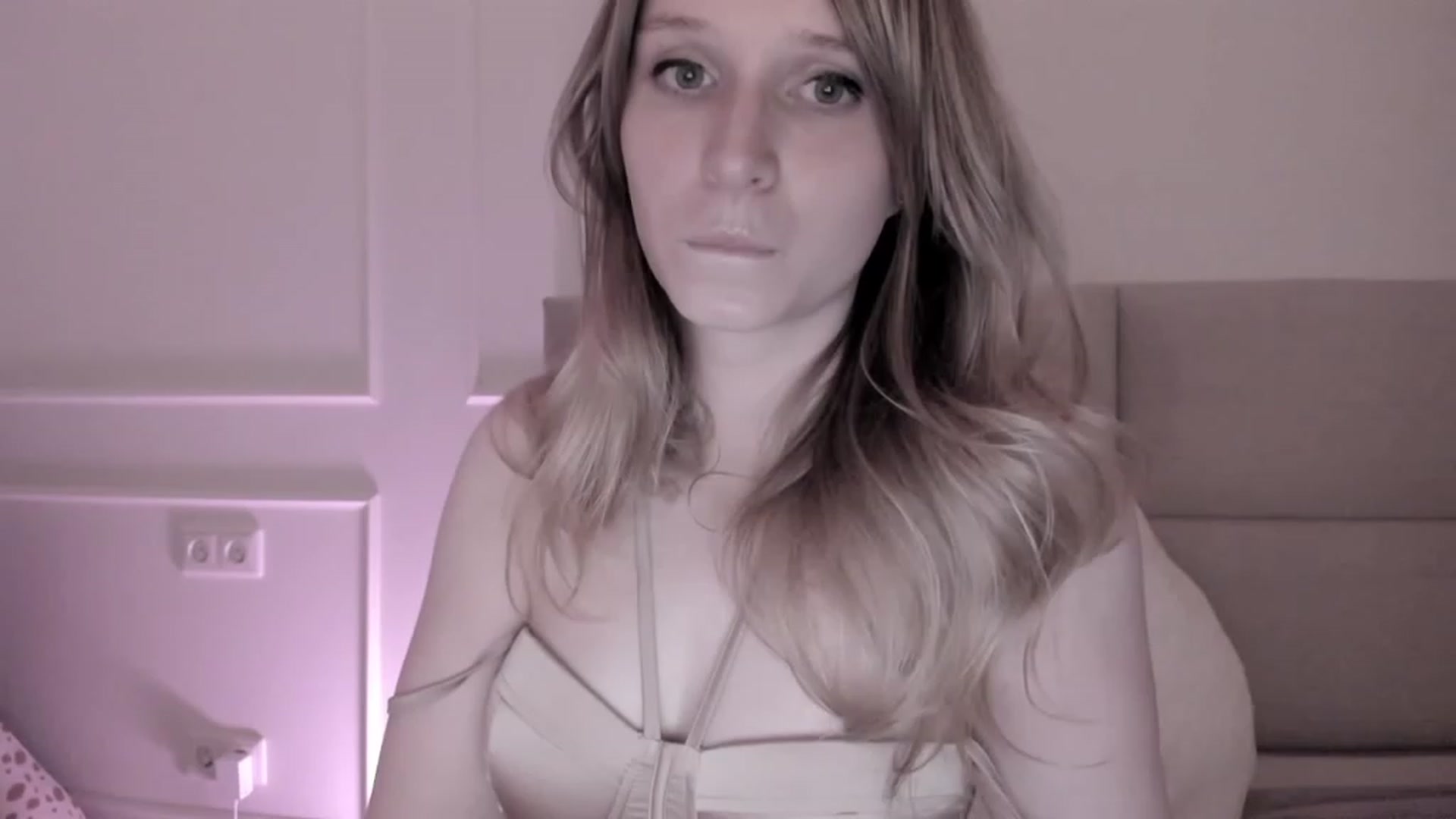 Gallery image thumbnail from Speculoos_'s myfreecams stream on, 05/10/2023, 19:50 image 15 of 20