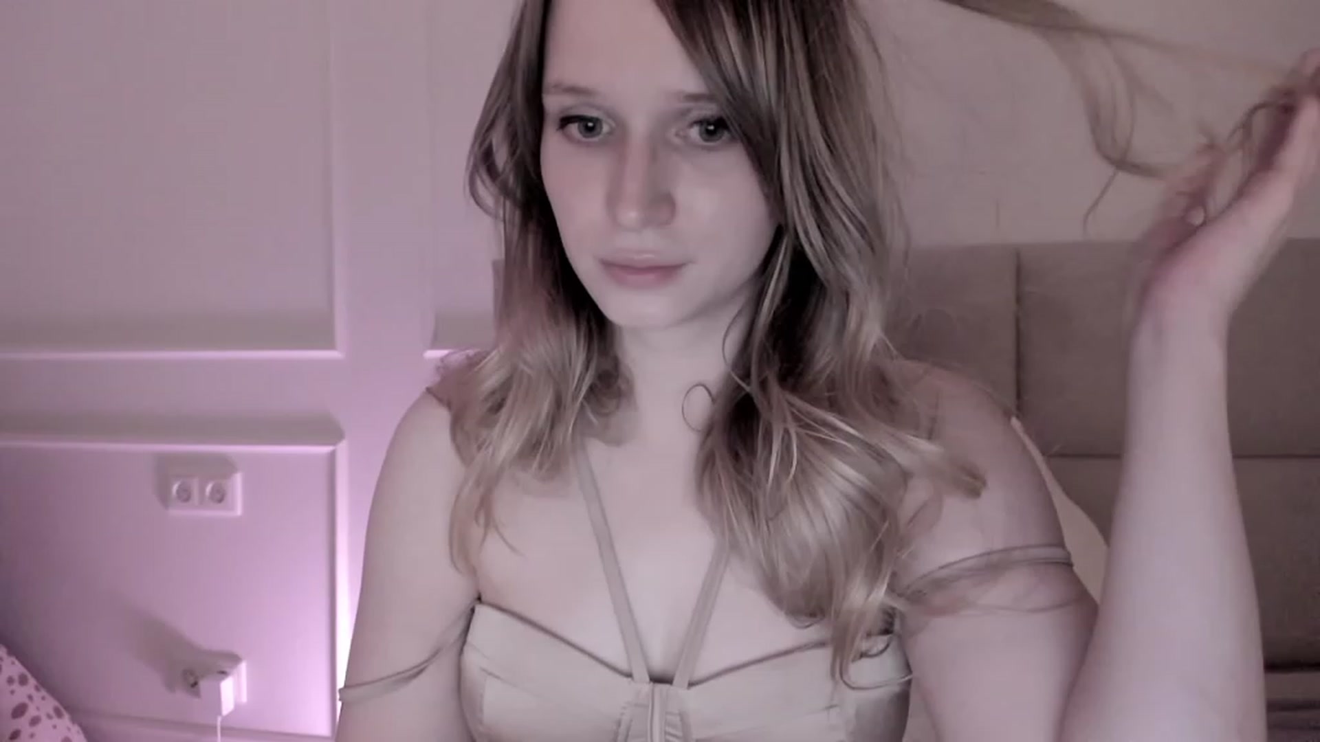 Gallery image thumbnail from Speculoos_'s myfreecams stream on, 05/10/2023, 19:50 image 11 of 20