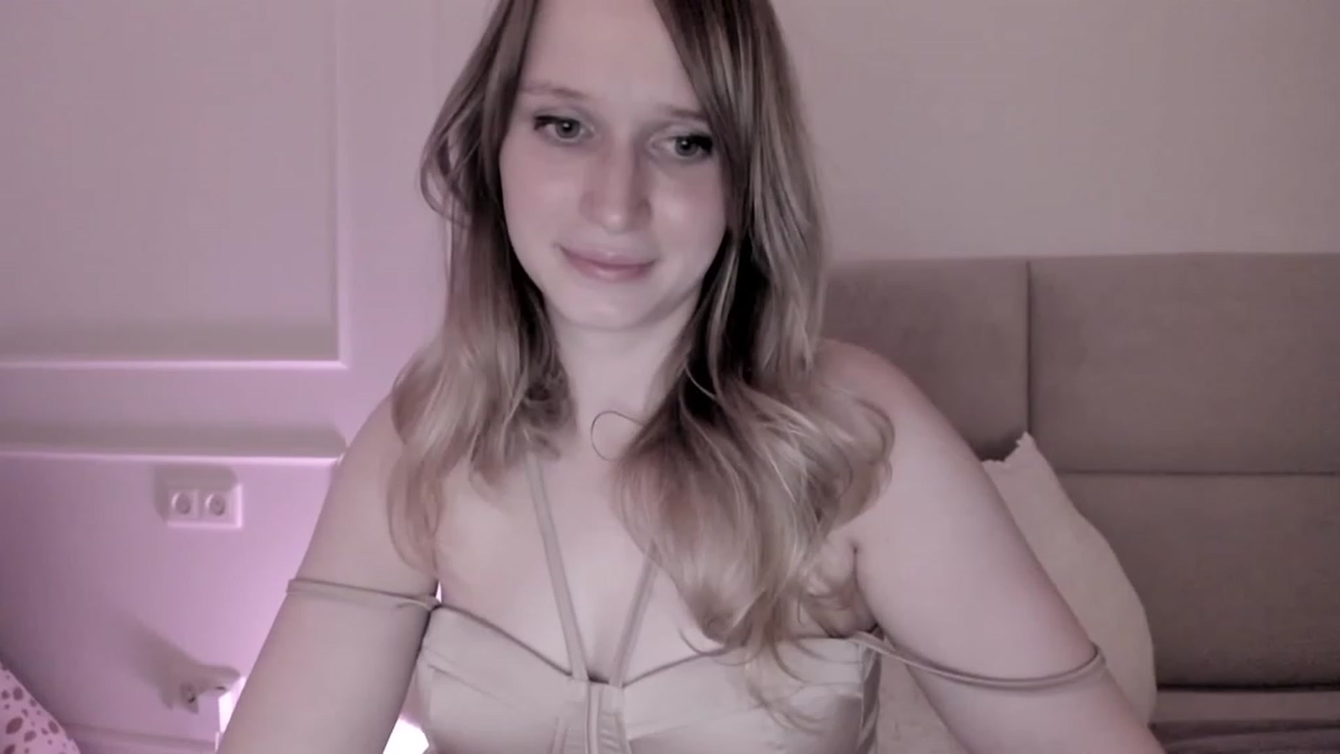 Gallery image thumbnail from Speculoos_'s myfreecams stream on, 05/10/2023, 19:50 image 14 of 20