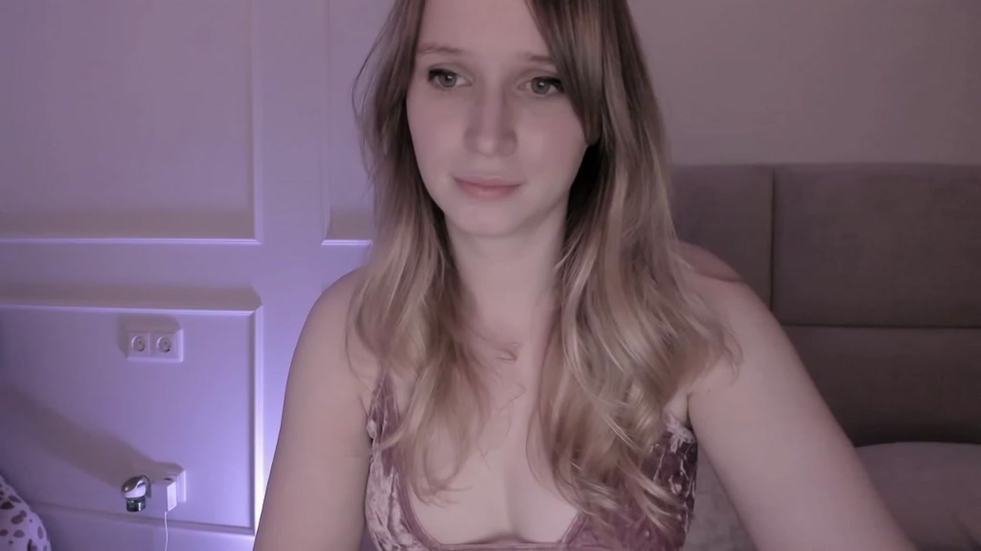Gallery image thumbnail from Speculoos_'s myfreecams stream on, 05/13/2023, 20:59 image 5 of 20