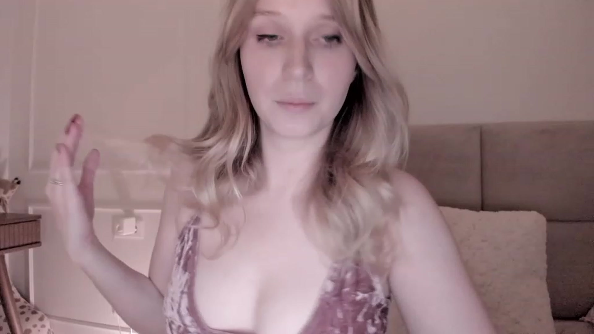 Gallery image thumbnail from Speculoos_'s myfreecams stream on, 05/30/2023, 20:20 image 3 of 20