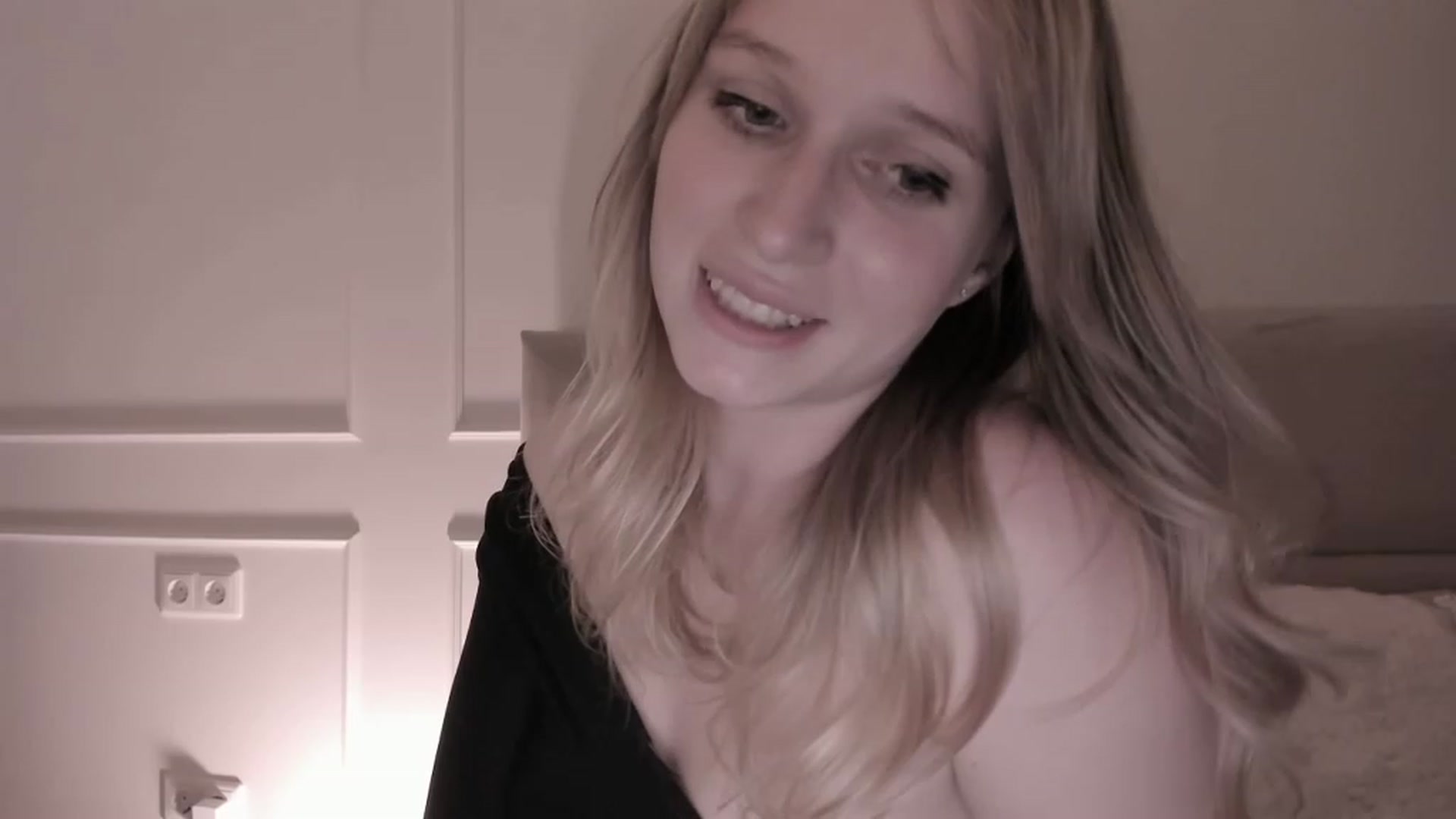 Gallery image thumbnail from Speculoos_'s myfreecams stream on, 05/31/2023, 20:44 image 12 of 20