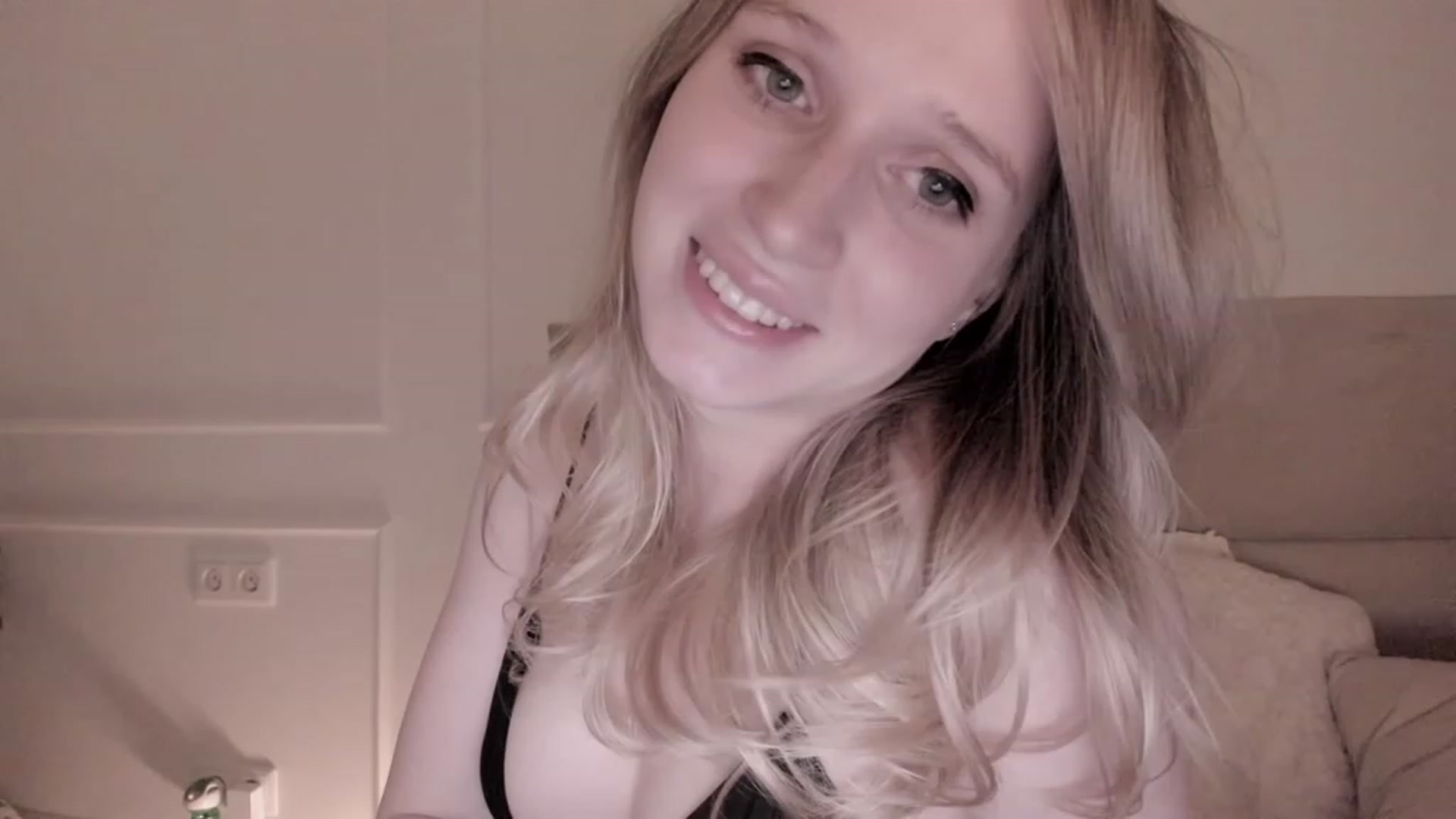 Gallery image thumbnail from Speculoos_'s myfreecams stream on, 06/02/2023, 20:16 image 20 of 20