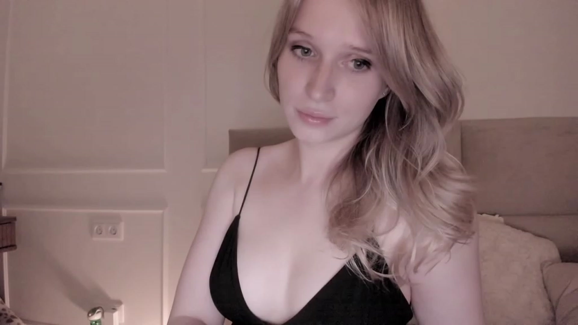 Gallery image thumbnail from Speculoos_'s myfreecams stream on, 06/02/2023, 20:16 image 11 of 20