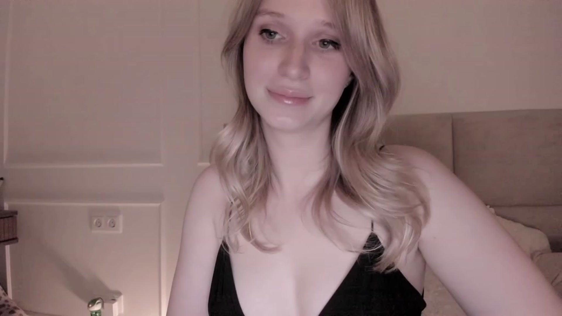 Gallery image thumbnail from Speculoos_'s myfreecams stream on, 06/02/2023, 20:16 image 1 of 20