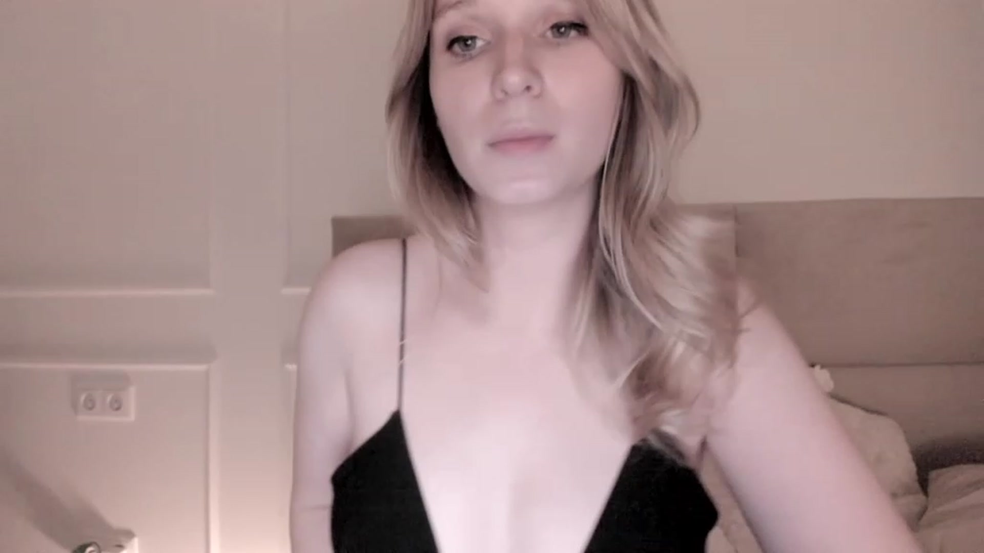 Gallery image thumbnail from Speculoos_'s myfreecams stream on, 06/02/2023, 20:50 image 12 of 20
