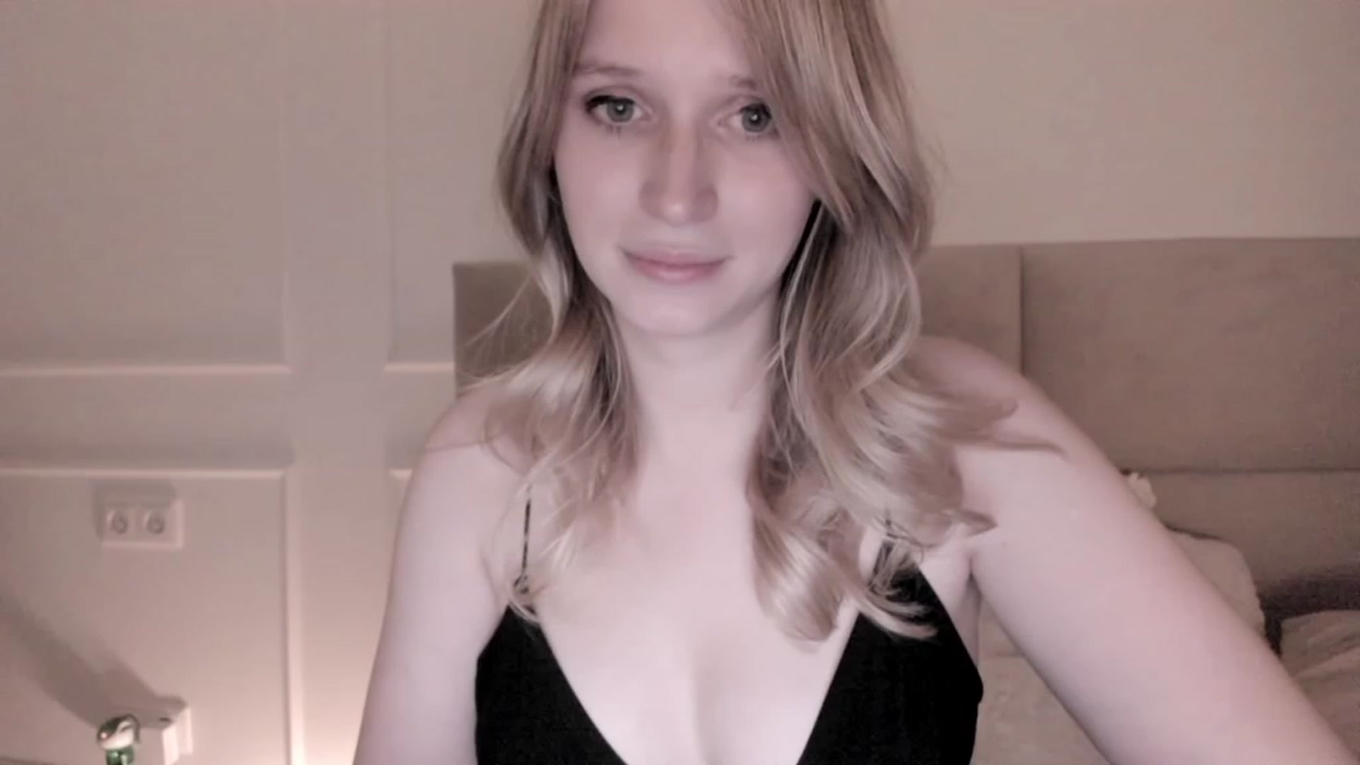 Gallery image thumbnail from Speculoos_'s myfreecams stream on, 06/02/2023, 20:50 image 7 of 20