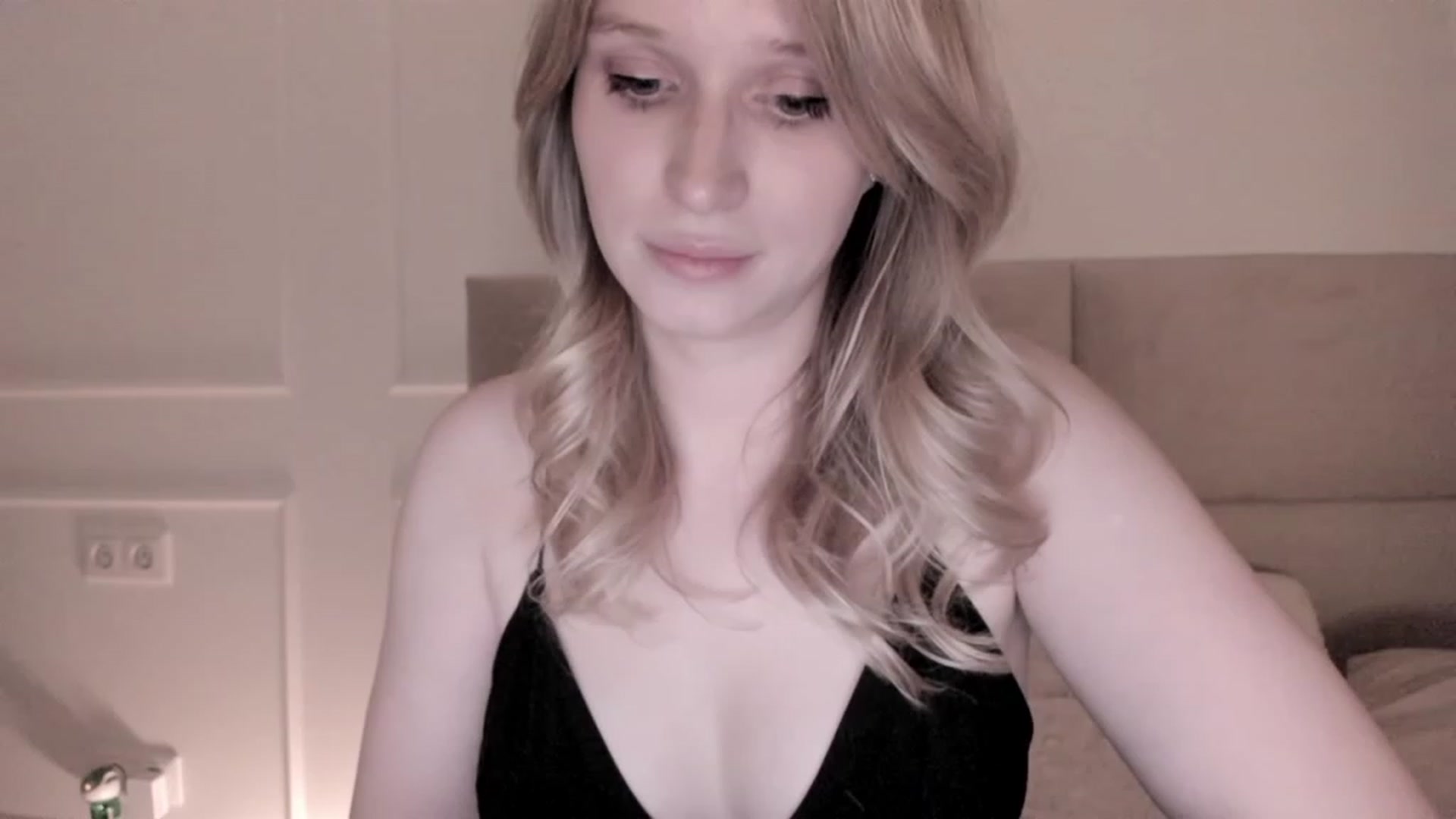 Gallery image thumbnail from Speculoos_'s myfreecams stream on, 06/02/2023, 20:50 image 1 of 20