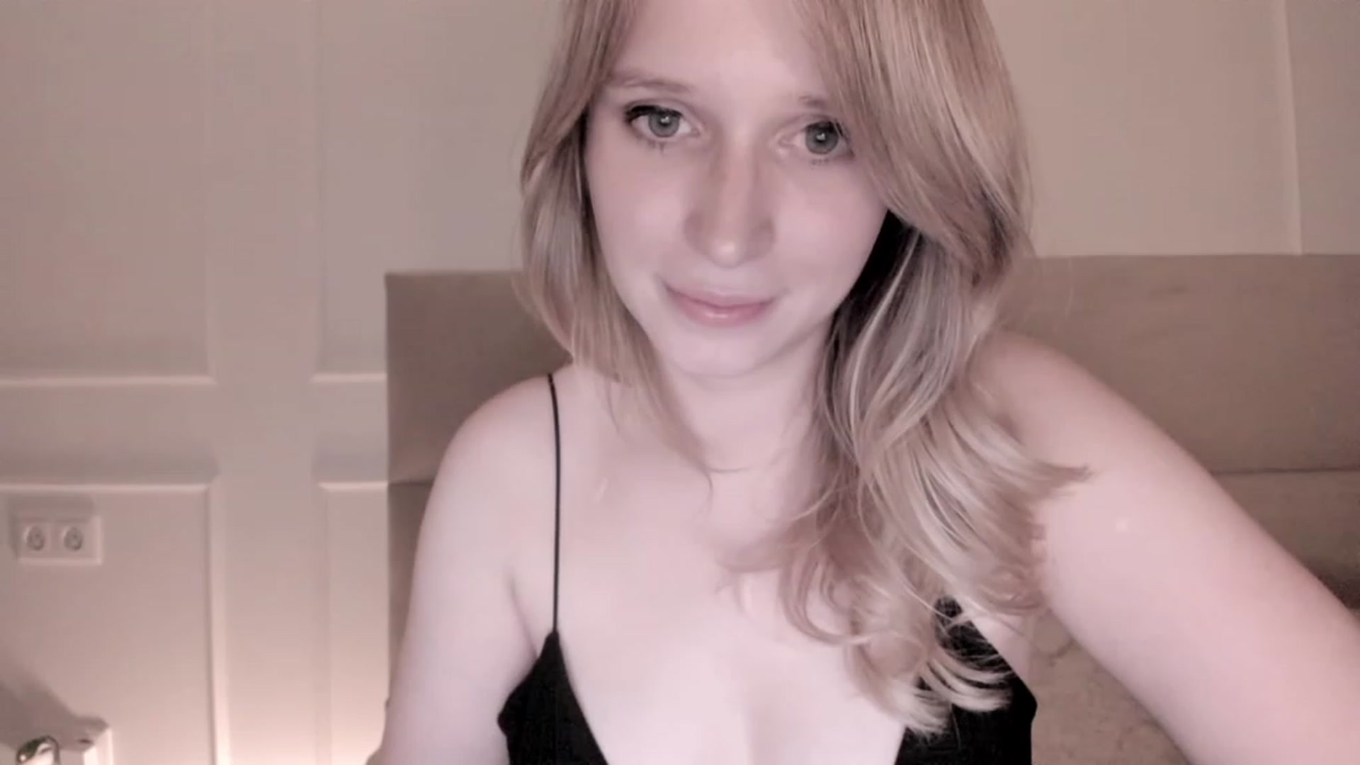 Gallery image thumbnail from Speculoos_'s myfreecams stream on, 06/02/2023, 20:50 image 18 of 20