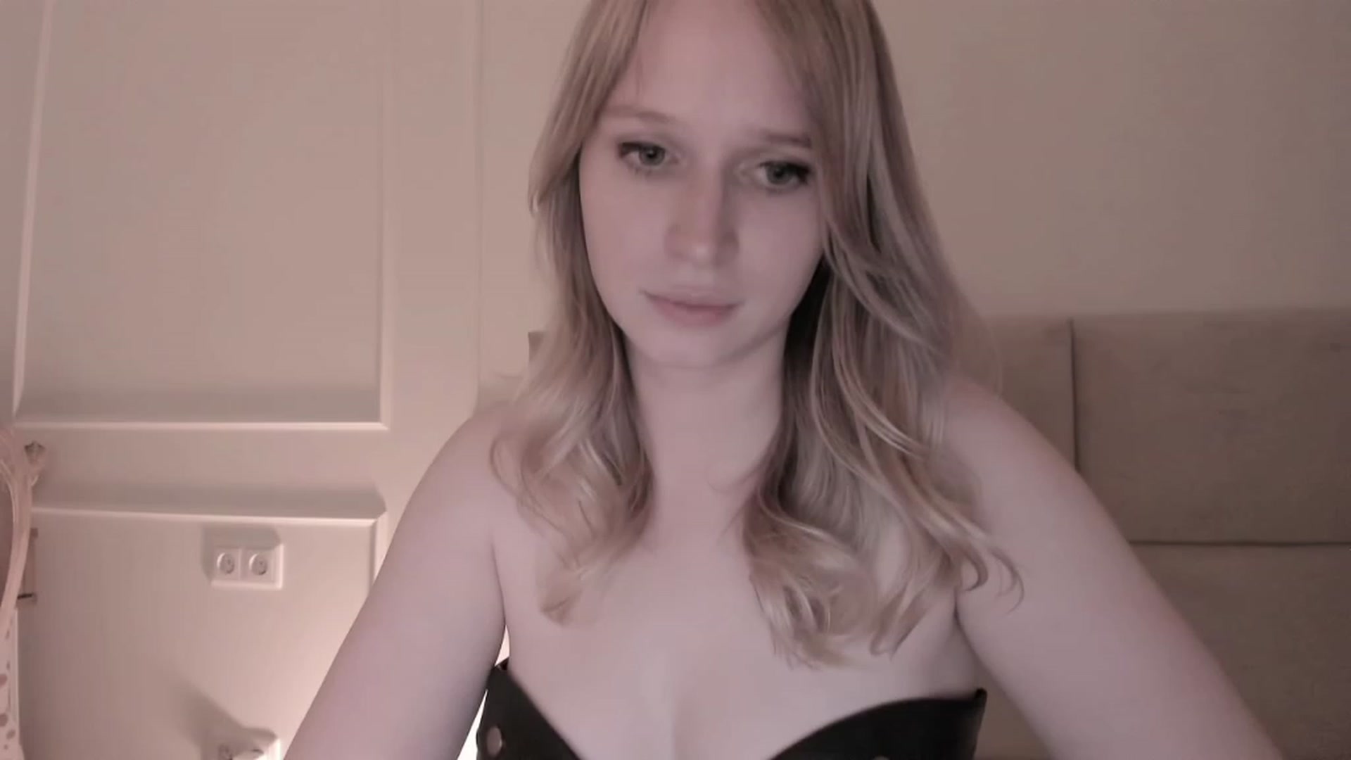 Gallery image thumbnail from Speculoos_'s myfreecams stream on, 06/08/2023, 20:26 image 2 of 20