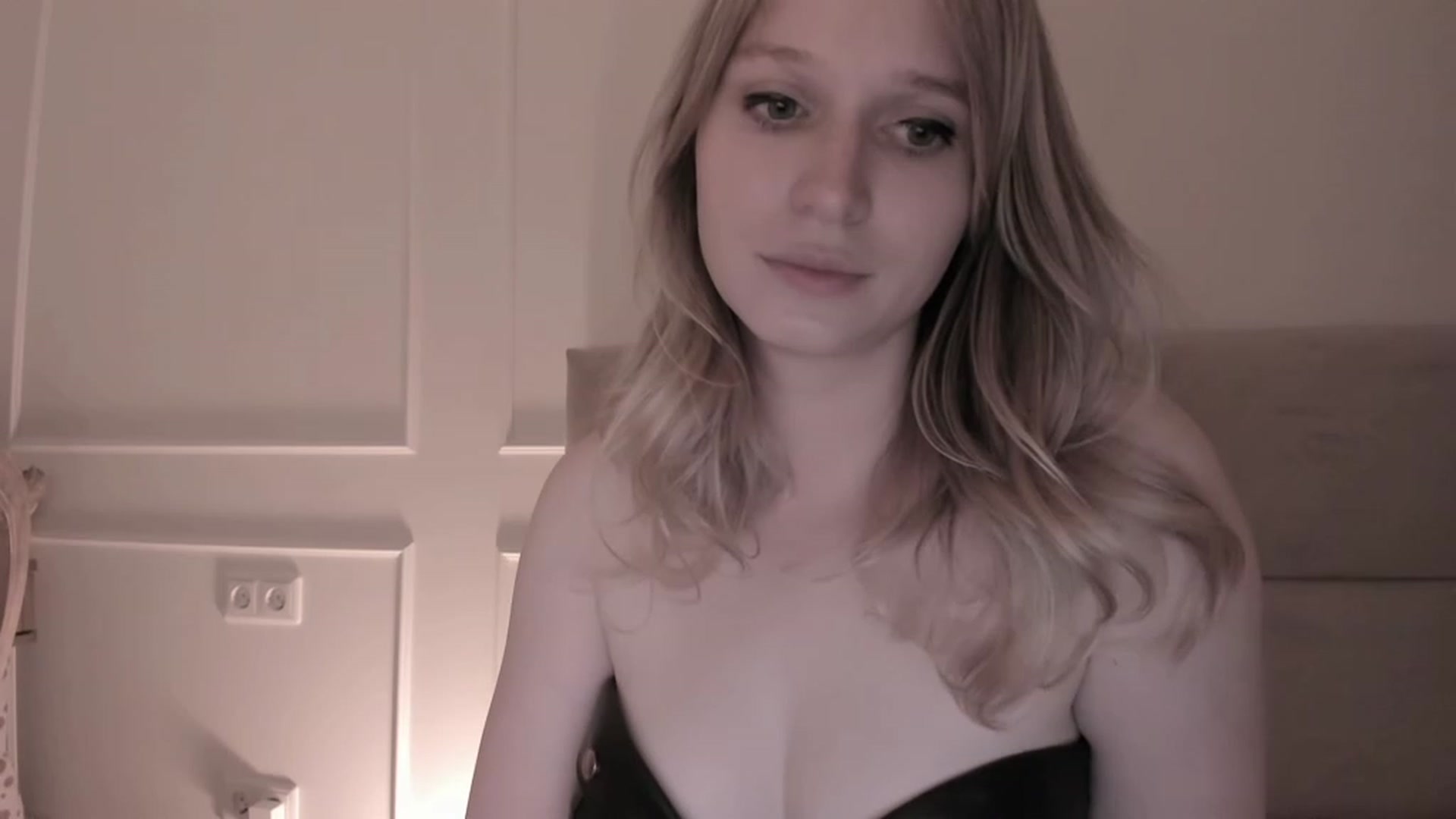 Gallery image thumbnail from Speculoos_'s myfreecams stream on, 06/08/2023, 20:26 image 6 of 20