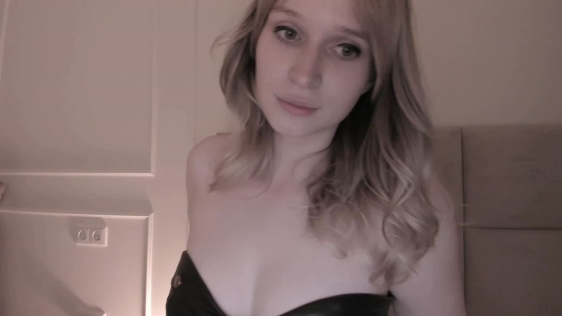 Gallery image thumbnail from Speculoos_'s myfreecams stream on, 06/08/2023, 20:26 image 16 of 20