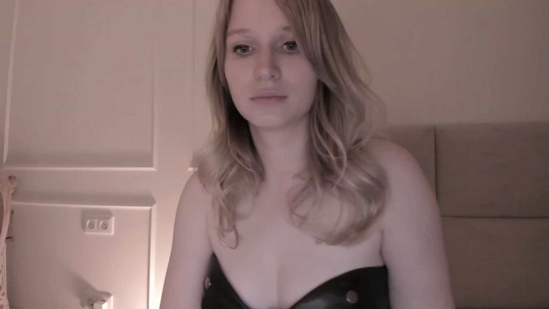 Gallery image thumbnail from Speculoos_'s myfreecams stream on, 06/08/2023, 20:26 image 8 of 20