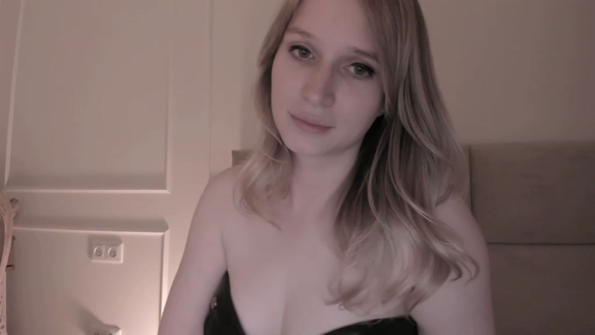 Gallery image thumbnail from Speculoos_'s myfreecams stream on, 06/08/2023, 20:26 image 5 of 20