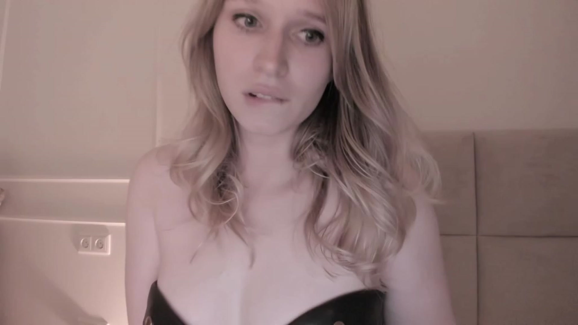 Gallery image thumbnail from Speculoos_'s myfreecams stream on, 06/08/2023, 20:26 image 14 of 20