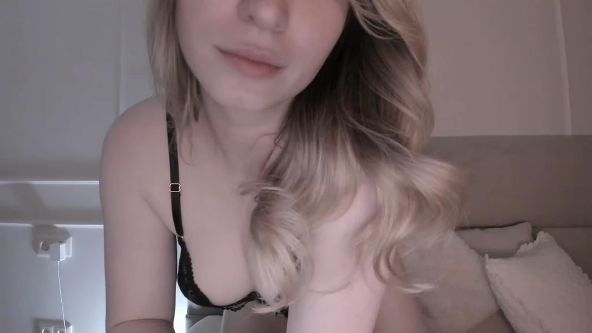 Gallery image thumbnail from Speculoos_'s myfreecams stream on, 06/12/2023, 20:09 image 11 of 20