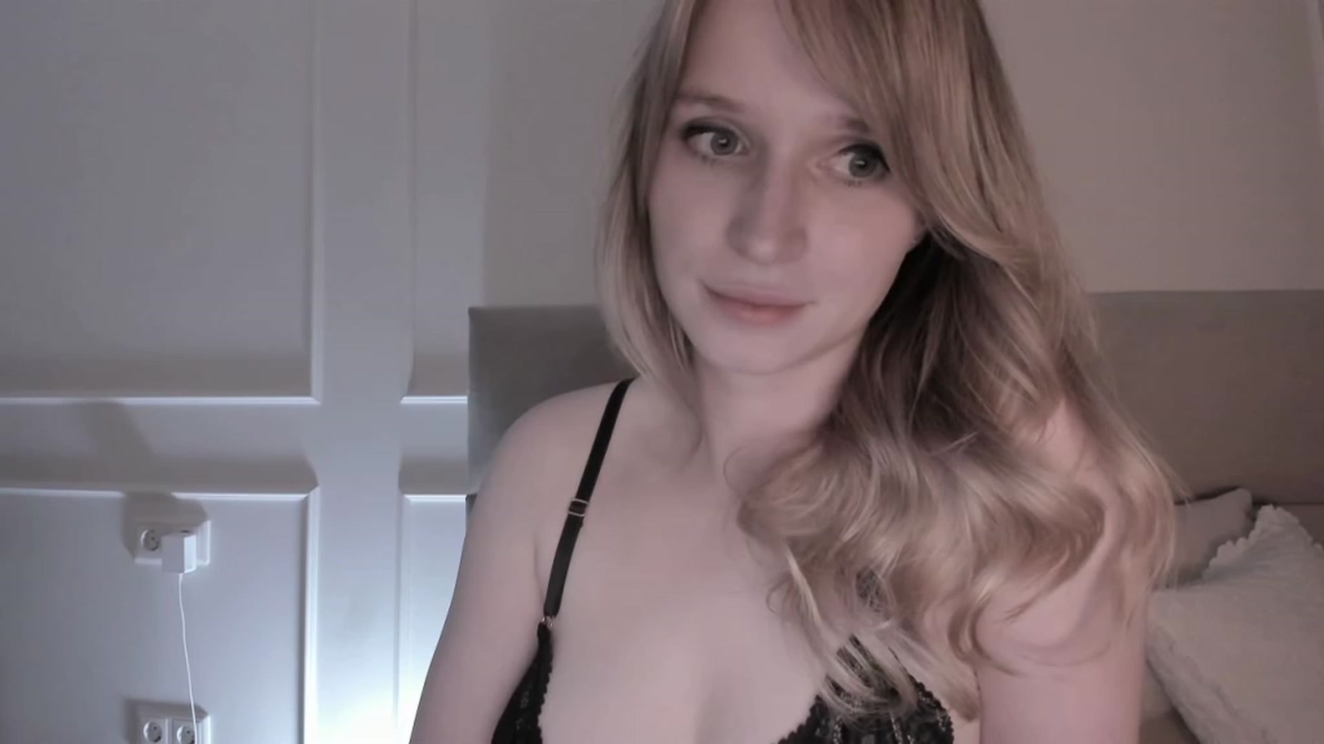 Gallery image thumbnail from Speculoos_'s myfreecams stream on, 06/12/2023, 20:09 image 4 of 20