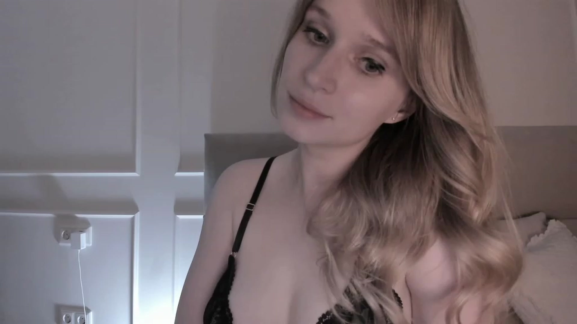 Gallery image thumbnail from Speculoos_'s myfreecams stream on, 06/12/2023, 20:09 image 3 of 20