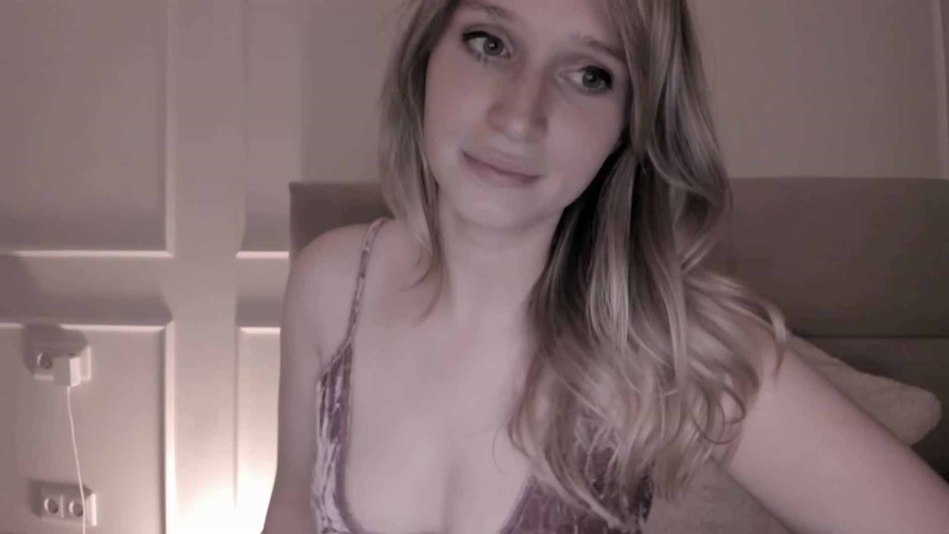 Gallery image thumbnail from Speculoos_'s myfreecams stream on, 06/14/2023, 20:21 image 12 of 20
