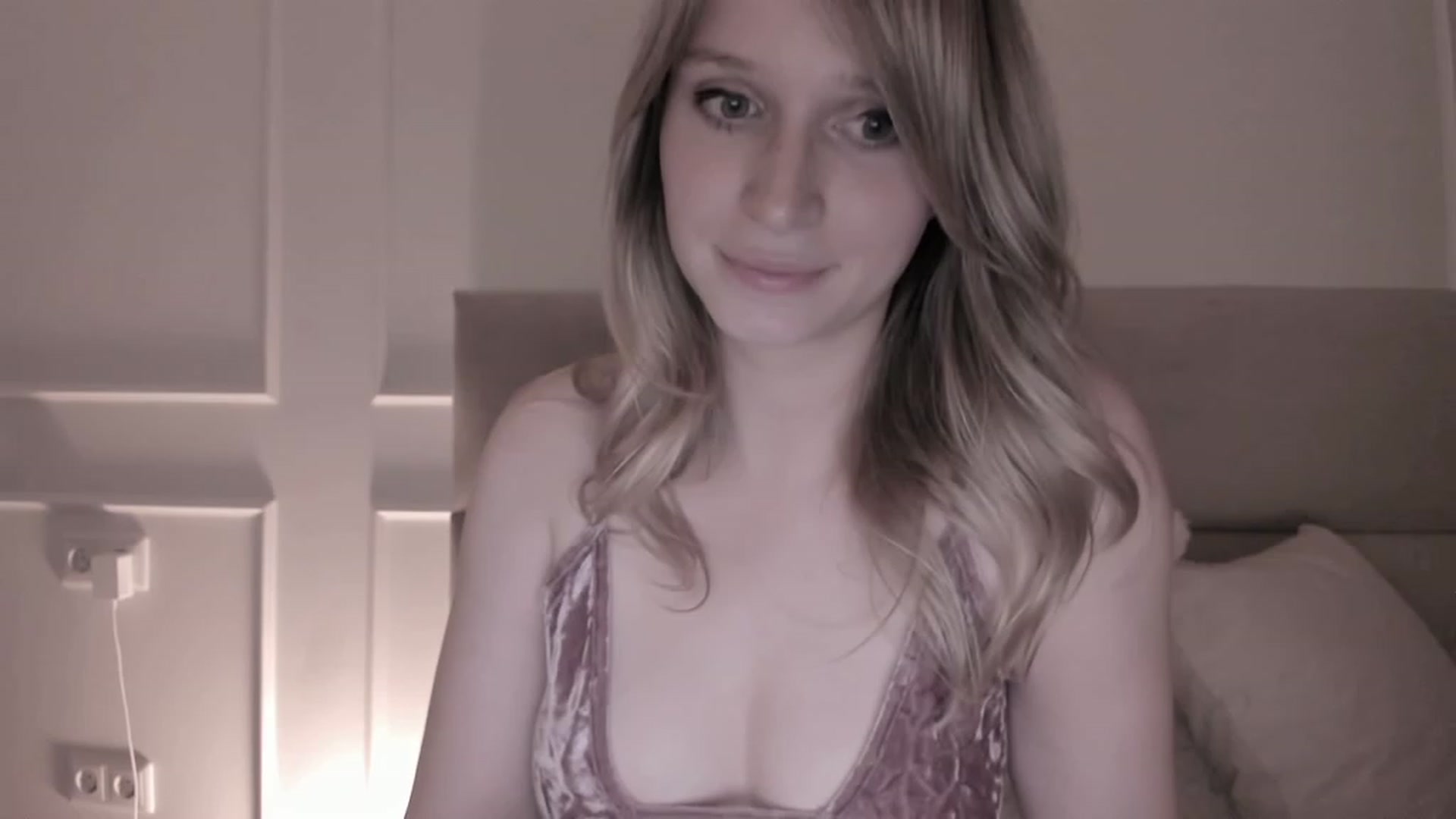 Gallery image thumbnail from Speculoos_'s myfreecams stream on, 06/14/2023, 20:21 image 7 of 20