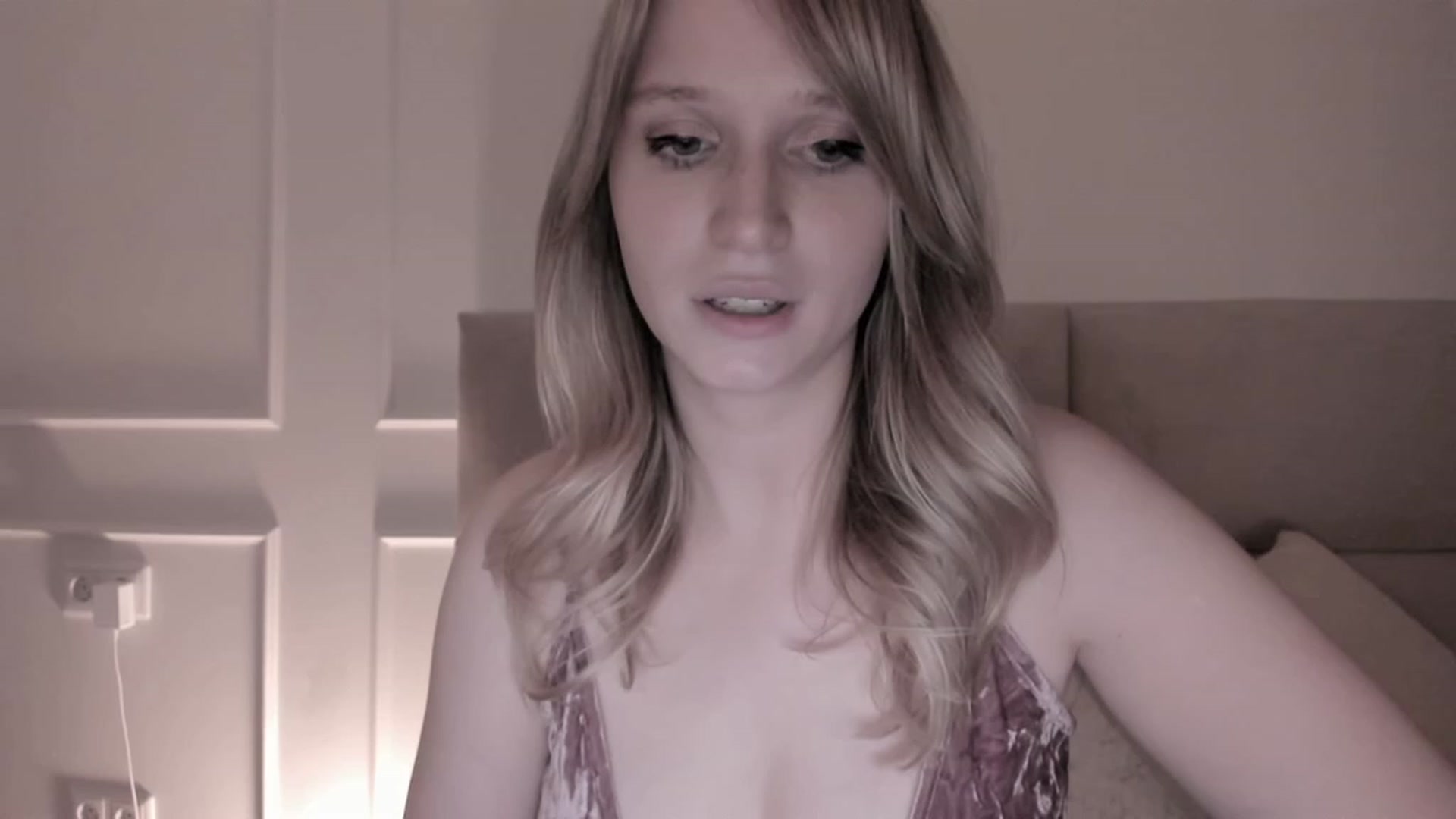 Gallery image thumbnail from Speculoos_'s myfreecams stream on, 06/14/2023, 20:21 image 4 of 20